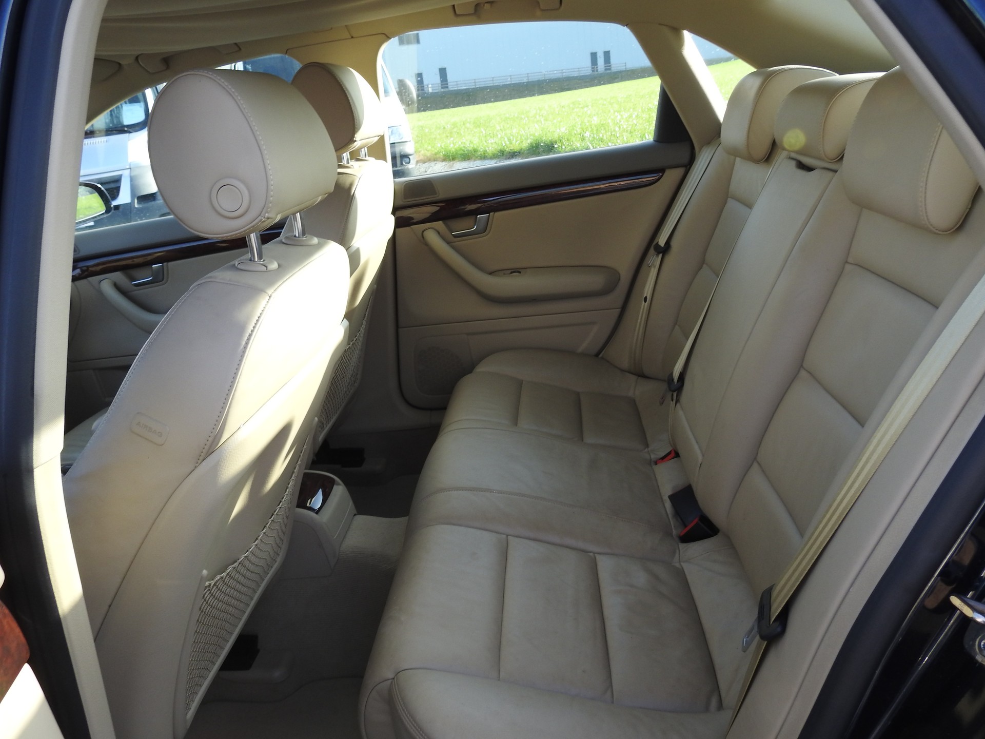 AUDI A4 Limousine 3.2 FSI quattro-image-13