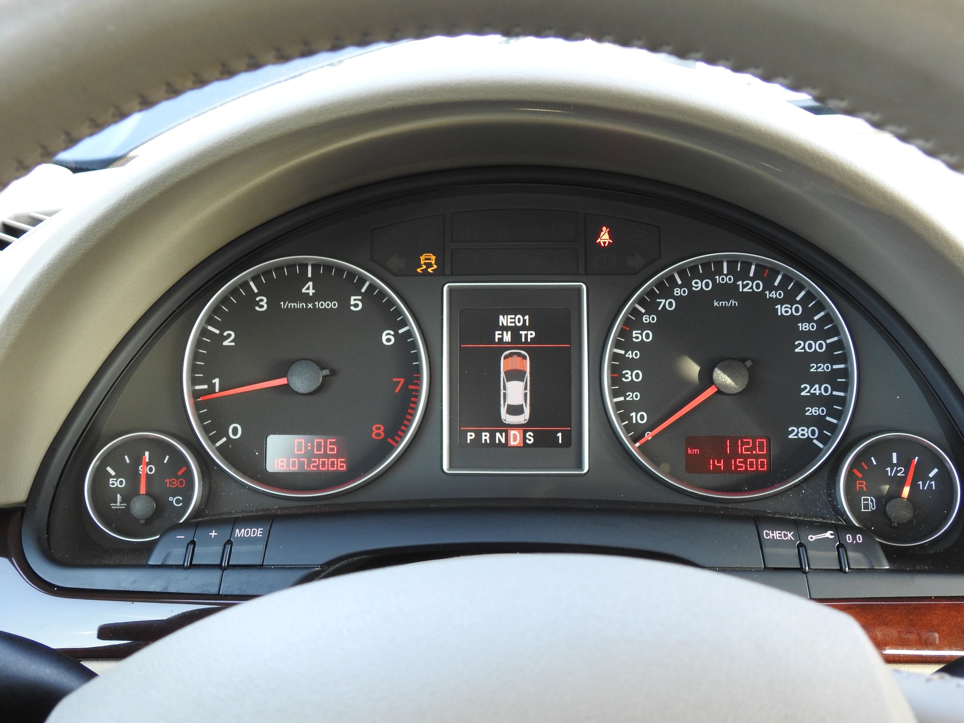 AUDI A4 Limousine 3.2 FSI quattro-image-23