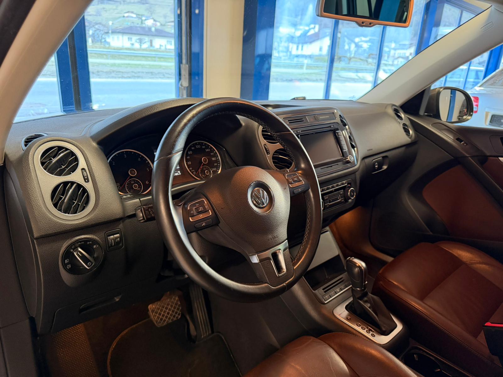 VW Tiguan 2.0 TDI BMT Design 4Motion DSG-image-15