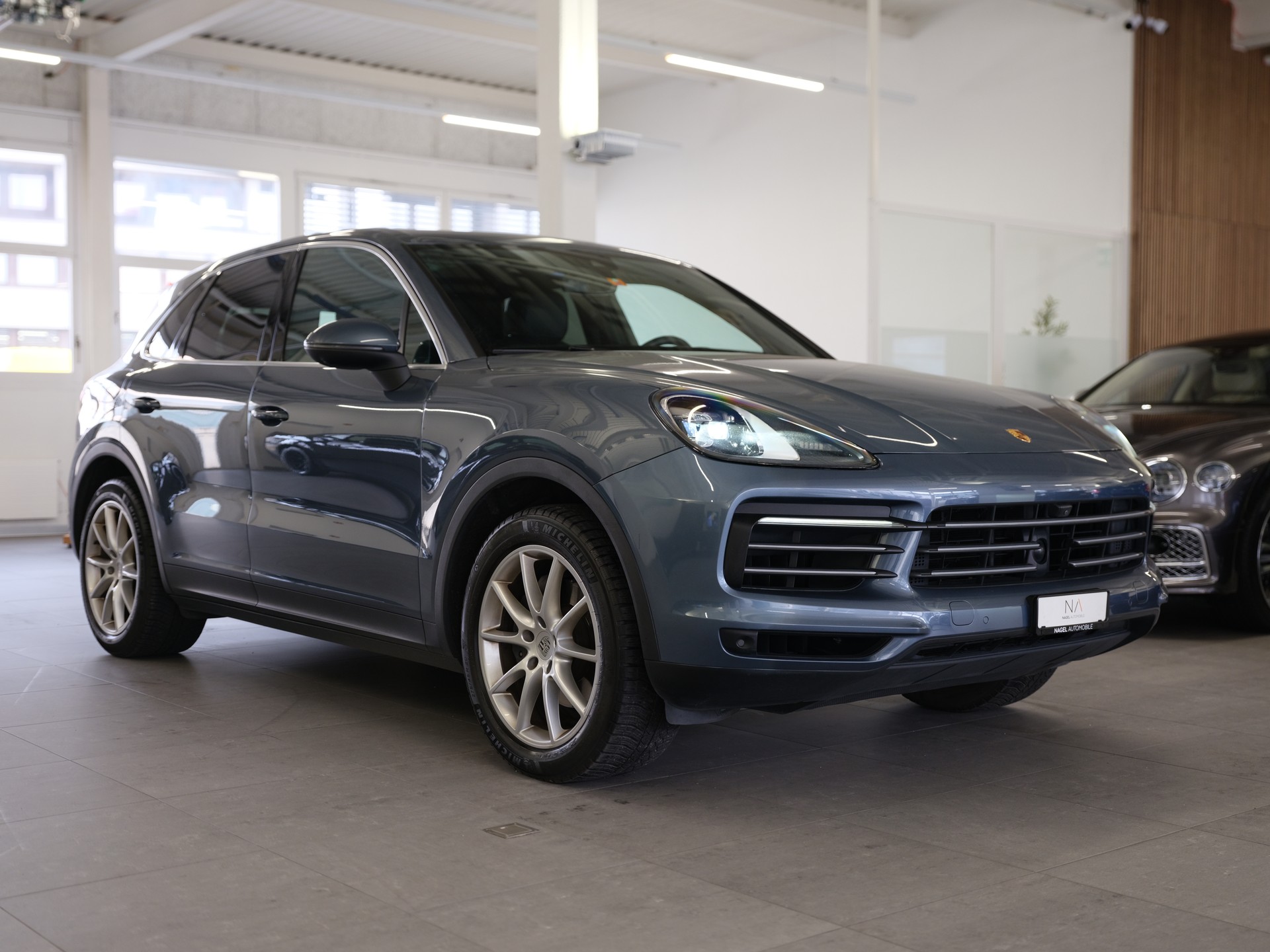 PORSCHE Cayenne *Spurhalteassistent* *Sport Chrono Paket* *Privacy Verglasung*-image-1