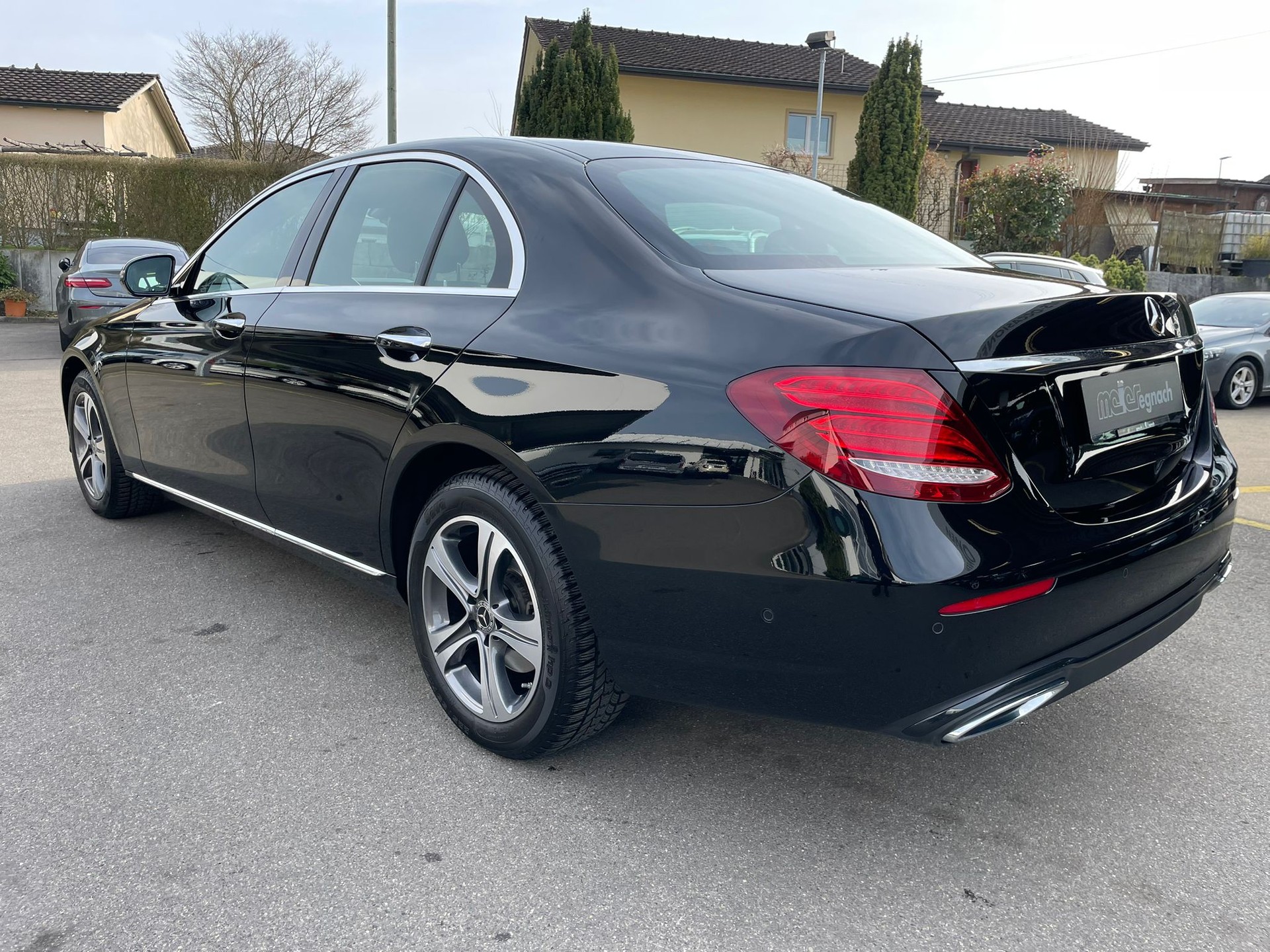 MERCEDES-BENZ E 220 d Avantgarde 9G-Tronic-image-6