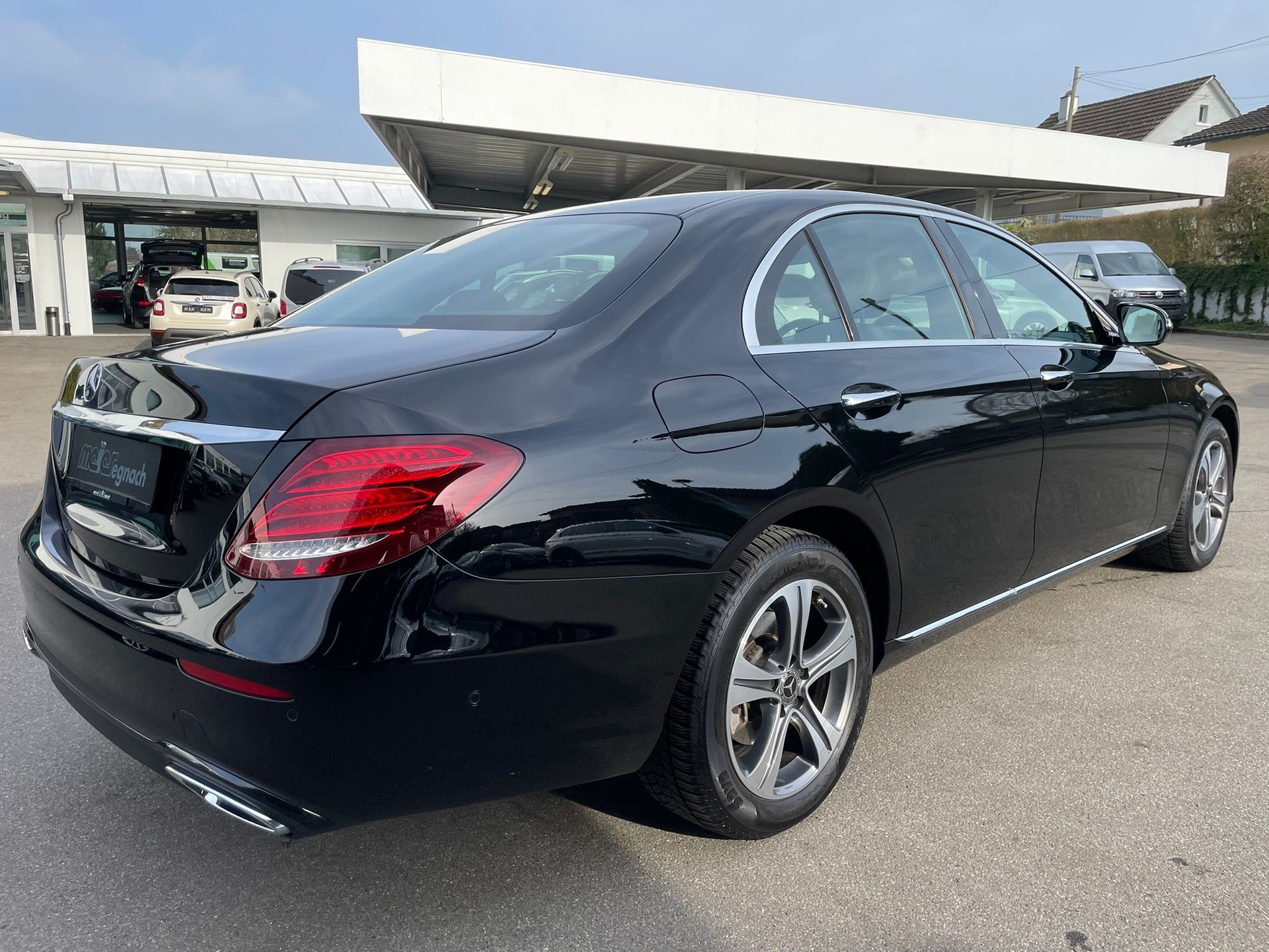 MERCEDES-BENZ E 220 d Avantgarde 9G-Tronic-image-5