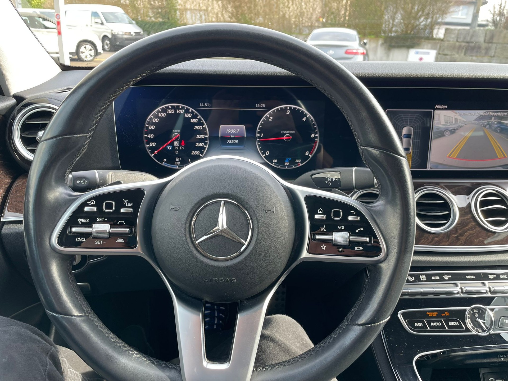MERCEDES-BENZ E 220 d Avantgarde 9G-Tronic-image-14