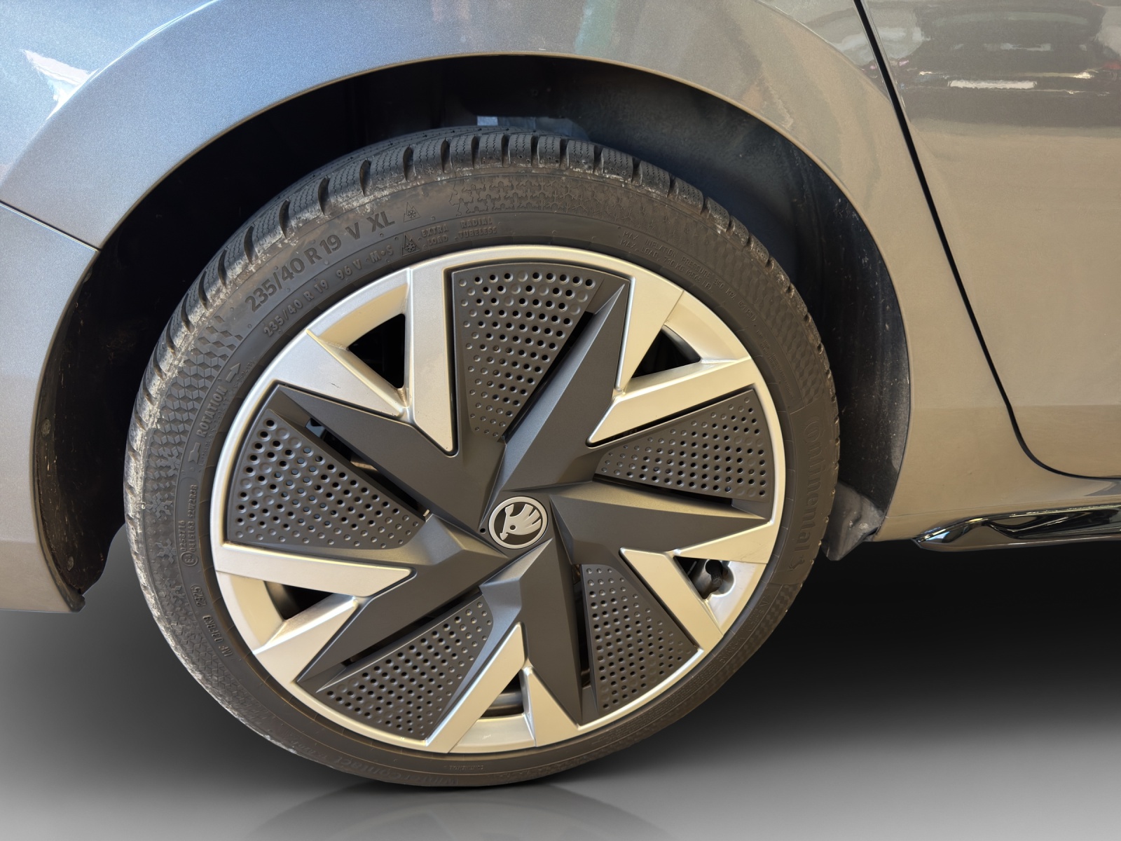 SKODA Superb Combi 2.0 TSI Sportline 4x4 DSG-image-13