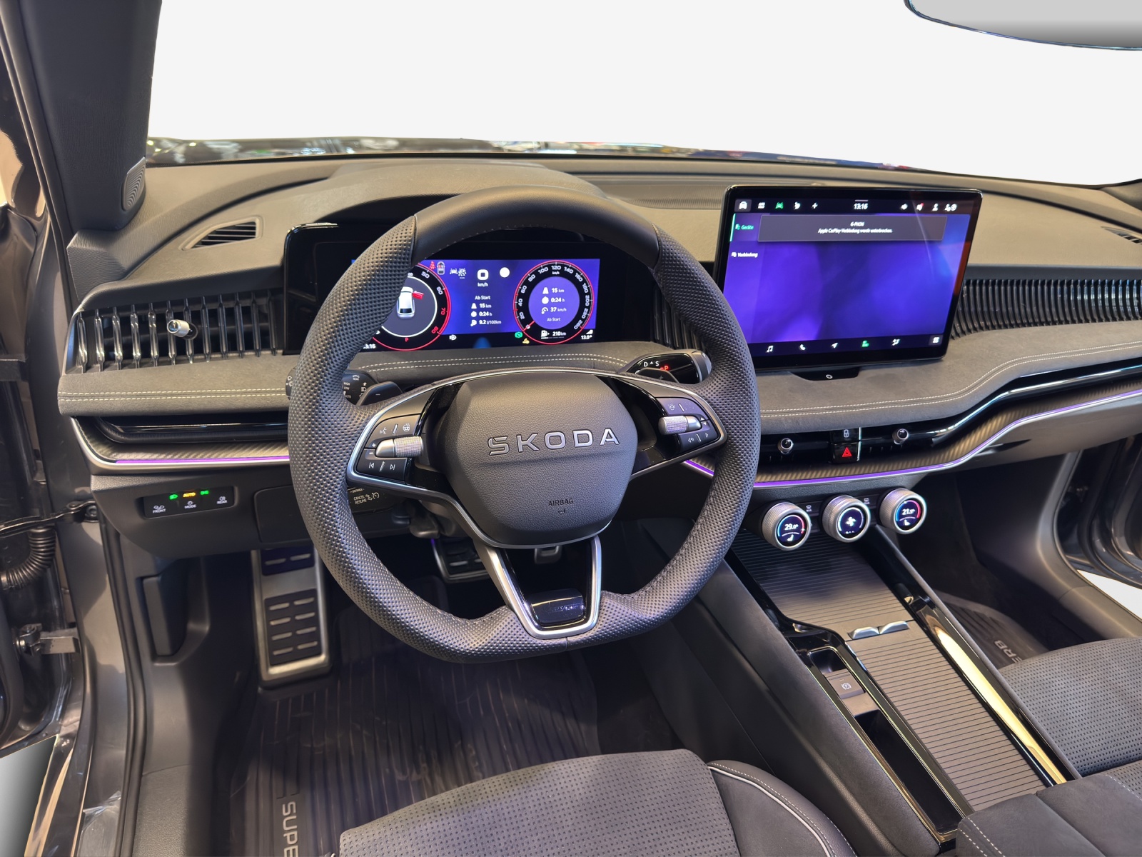 SKODA Superb Combi 2.0 TSI Sportline 4x4 DSG-image-9