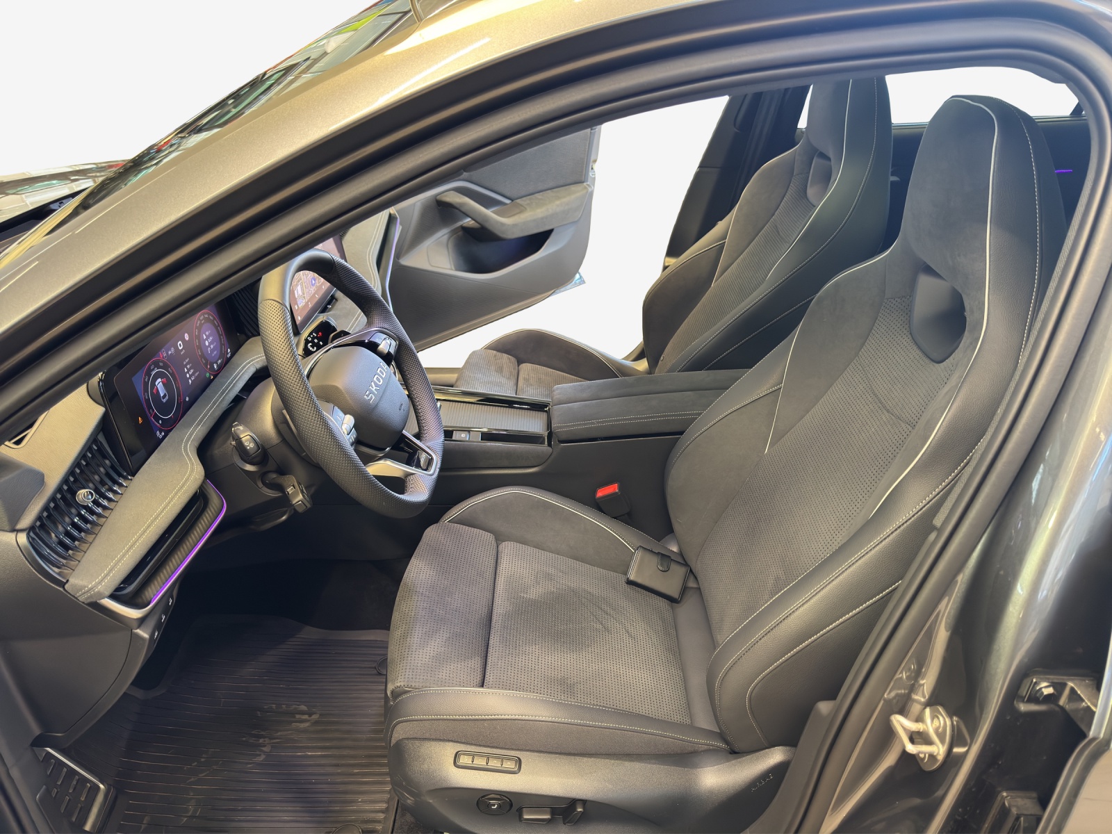 SKODA Superb Combi 2.0 TSI Sportline 4x4 DSG-image-7