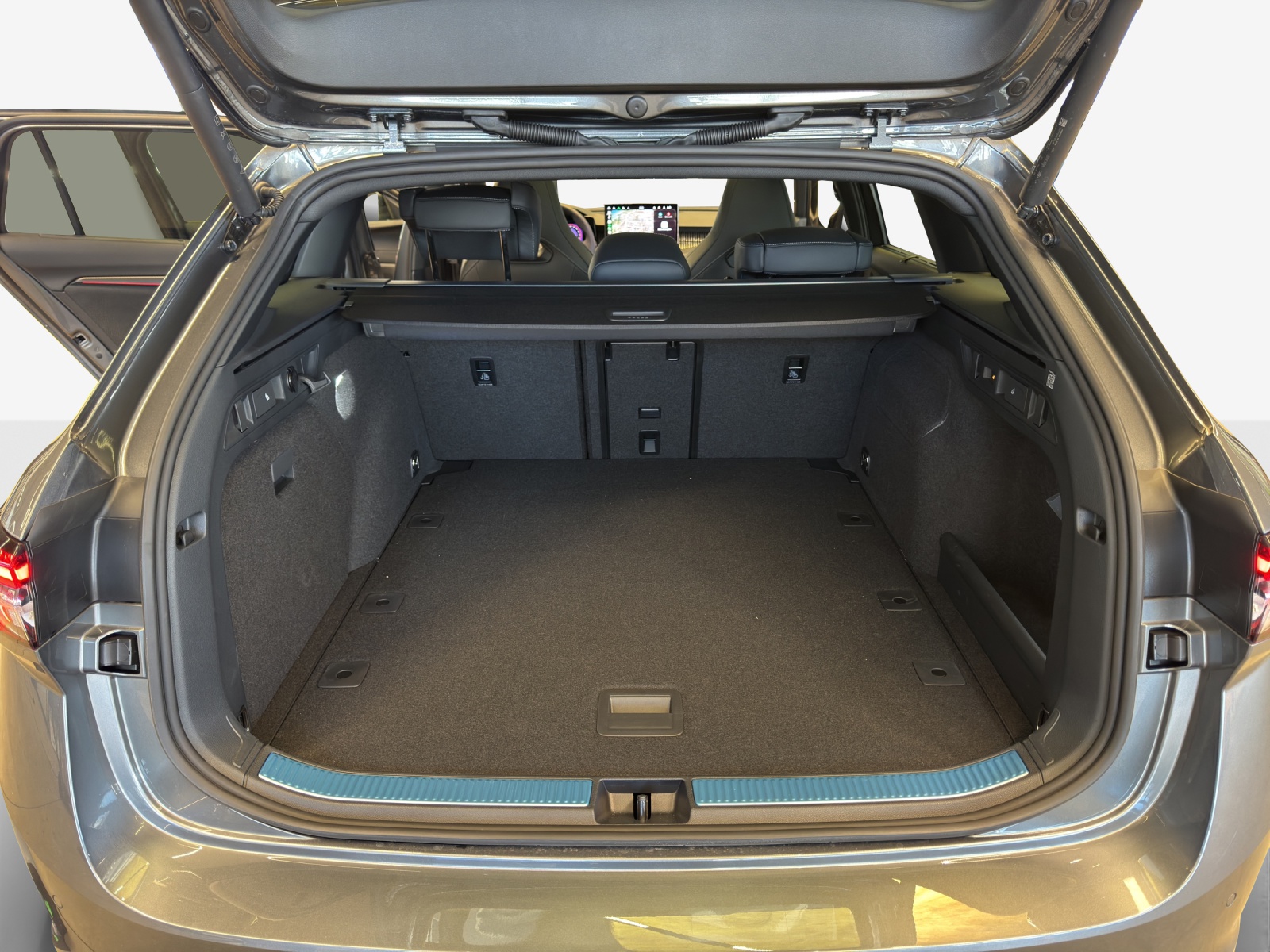 SKODA Superb Combi 2.0 TSI Sportline 4x4 DSG-image-12