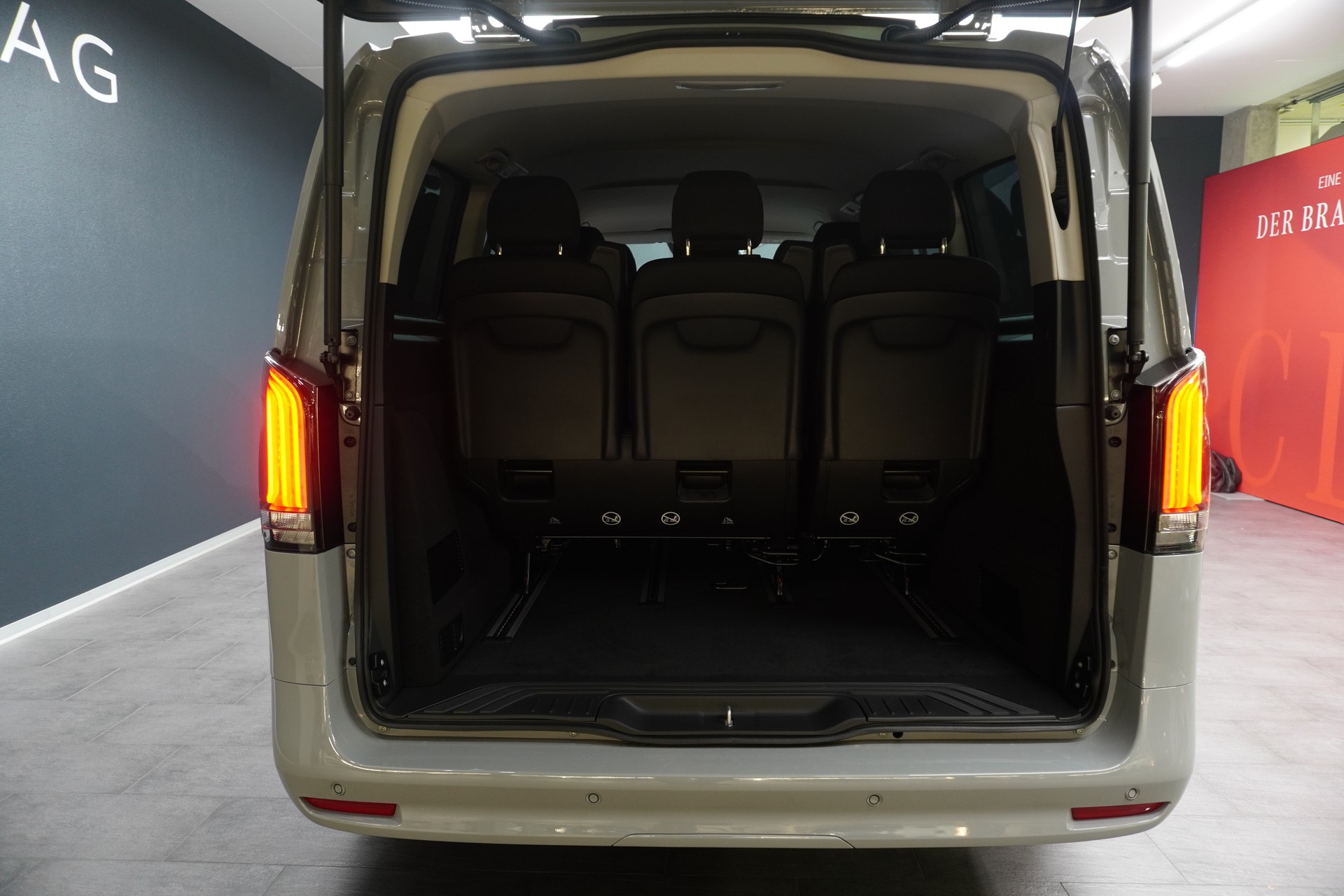 MERCEDES-BENZ Vito 116 CDI Tourer SELECT Family-image-13