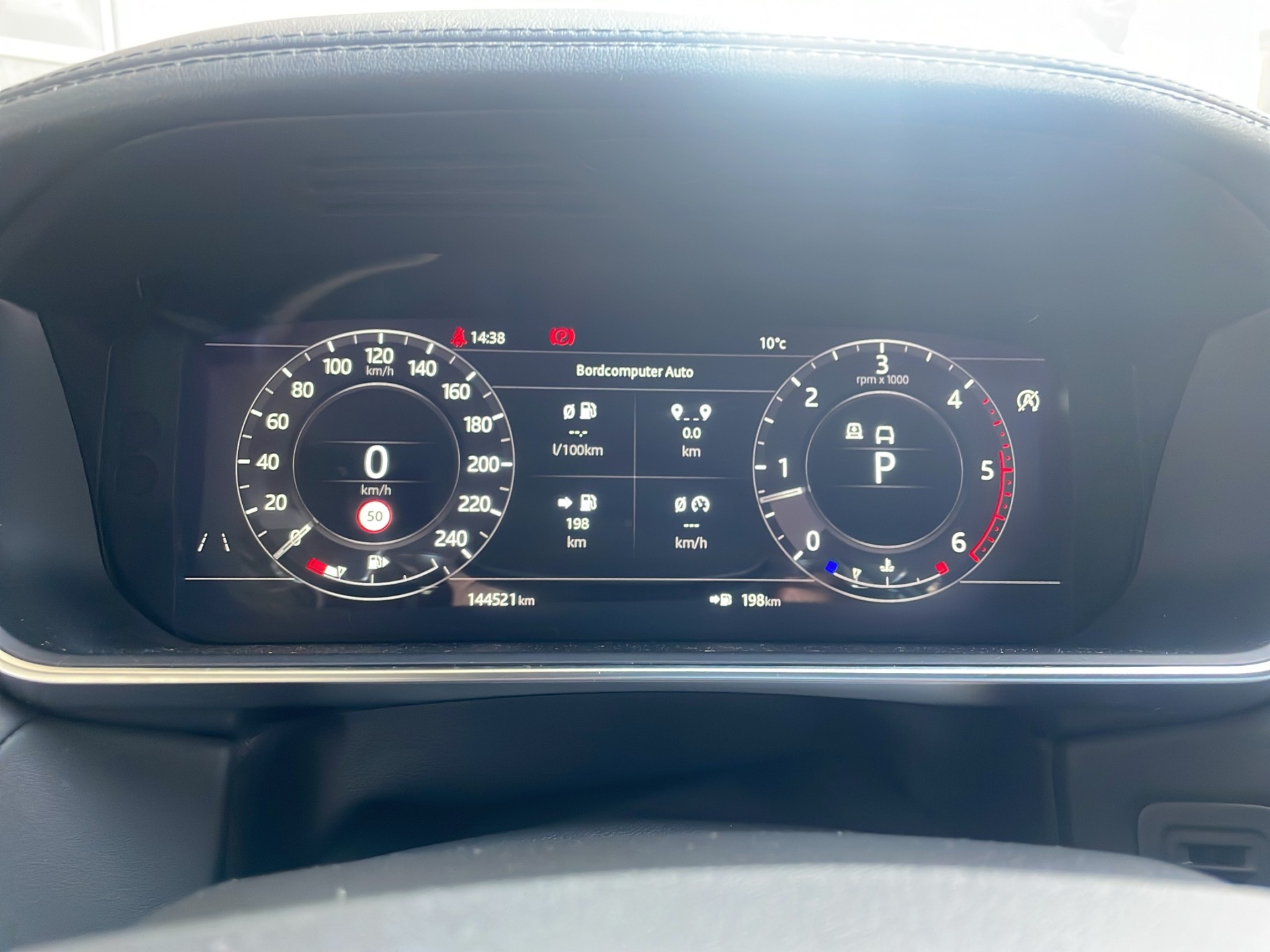 LAND ROVER Range Rover Sport 3.0 SDV6 HSE Dynamic Automatic-image-10