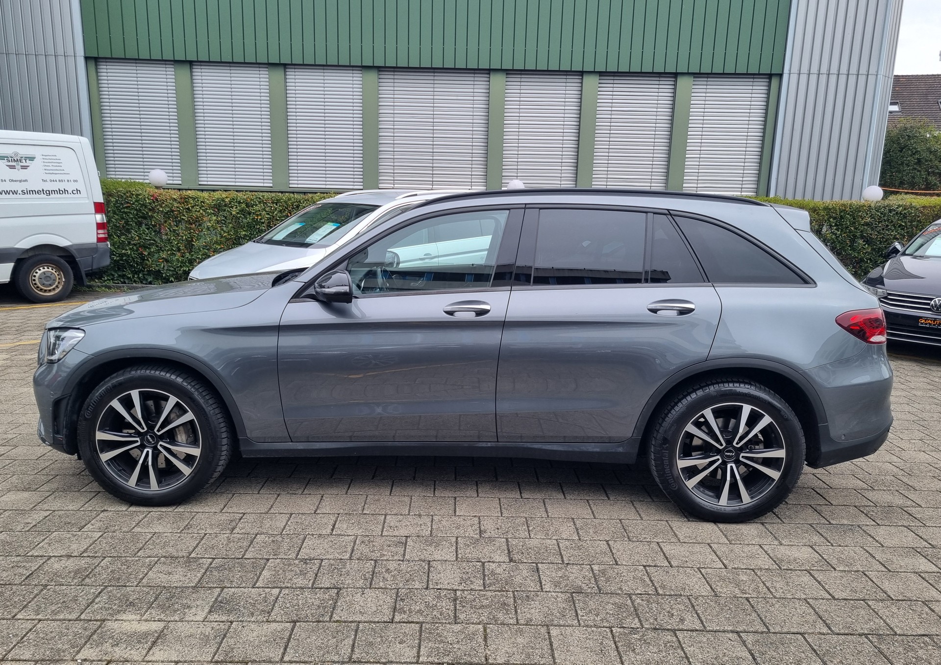 MERCEDES-BENZ GLC 220 d AMG Line 4Matic 9G-Tronic-image-3
