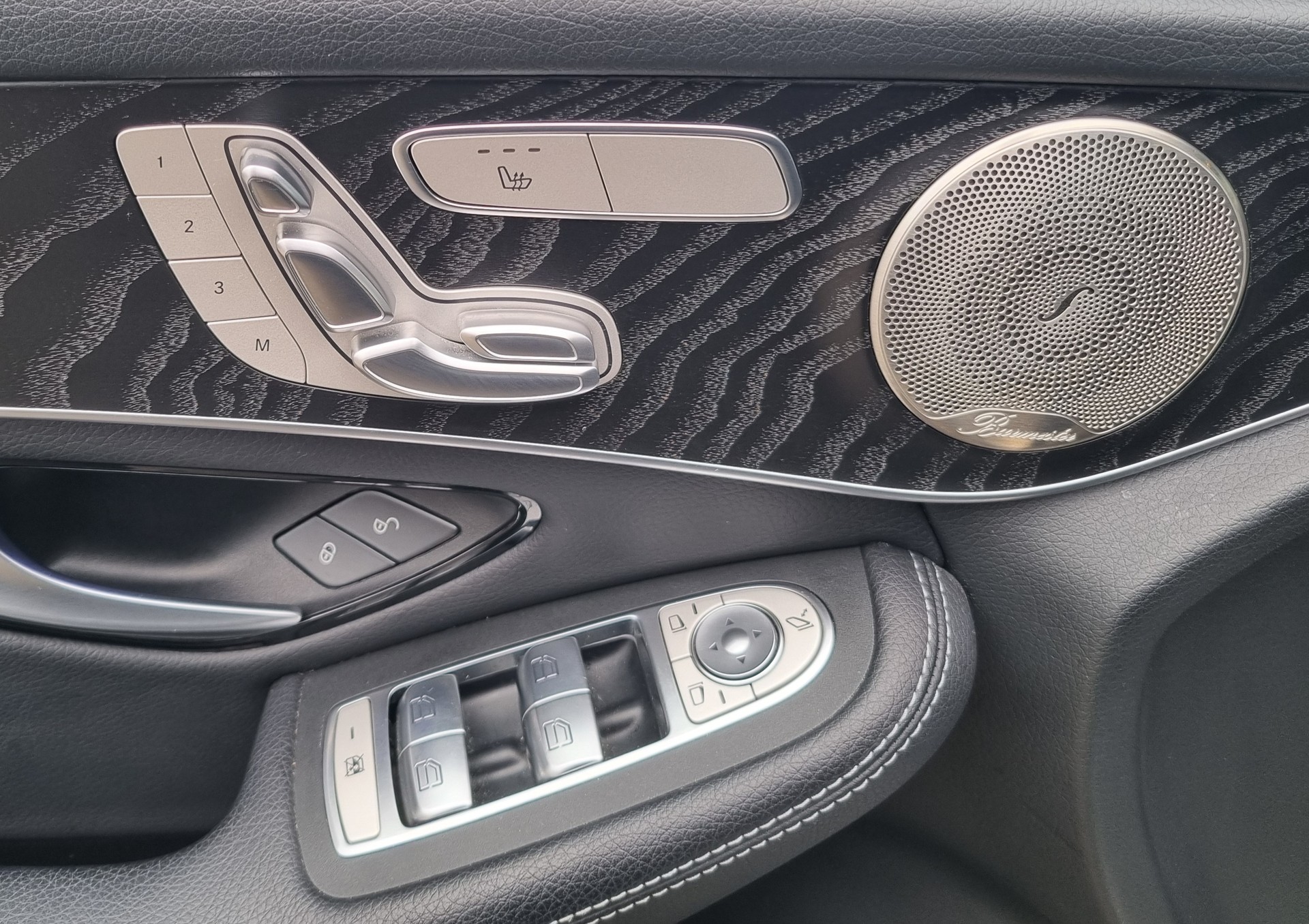 MERCEDES-BENZ GLC 220 d AMG Line 4Matic 9G-Tronic-image-11