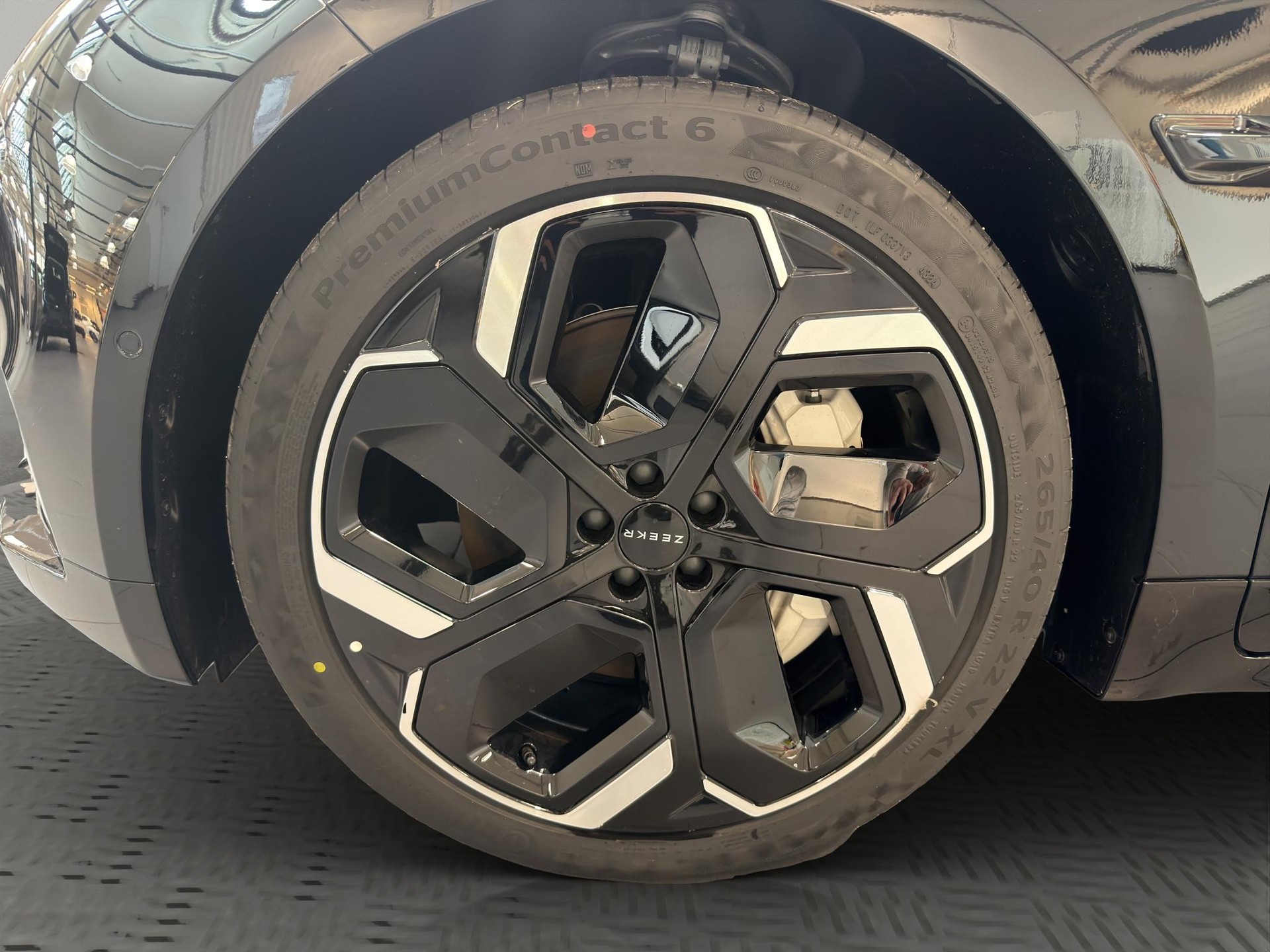 ZEEKR 001 Performance AWD-image-8