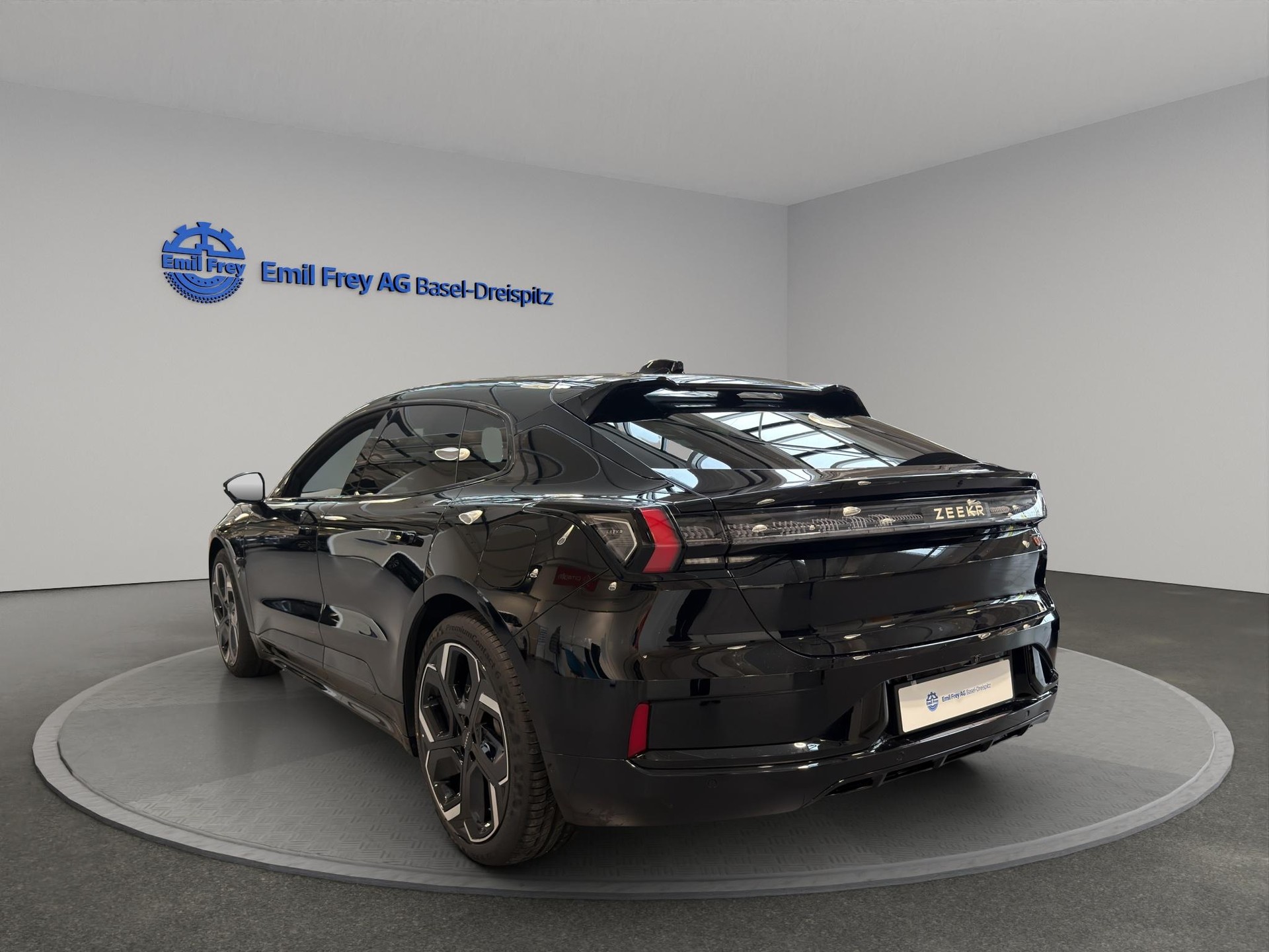 ZEEKR 001 Performance AWD-image-5