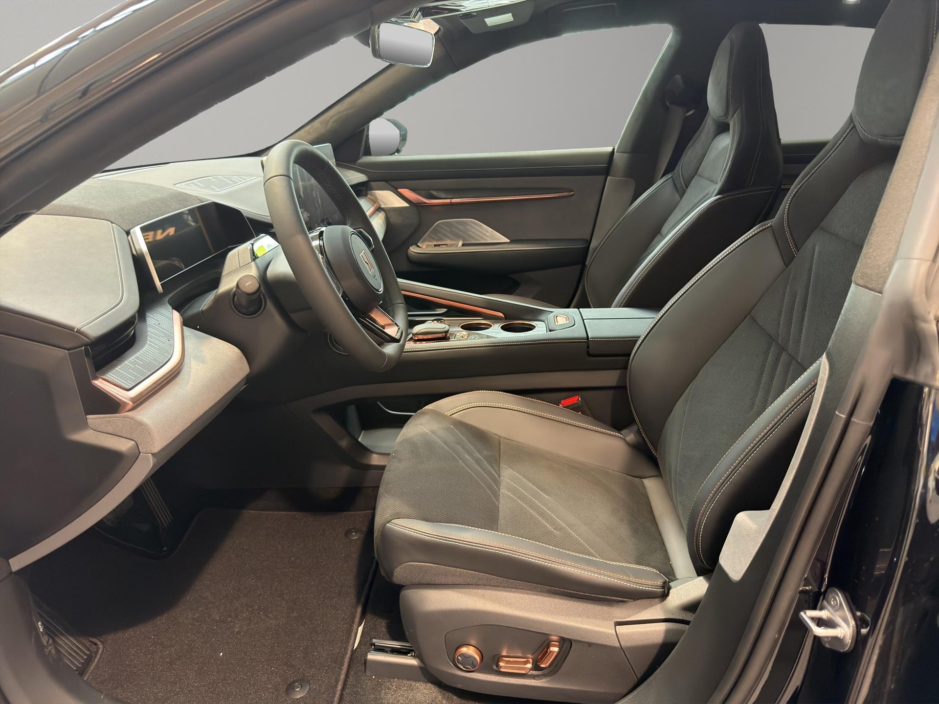 ZEEKR 001 Performance AWD-image-1