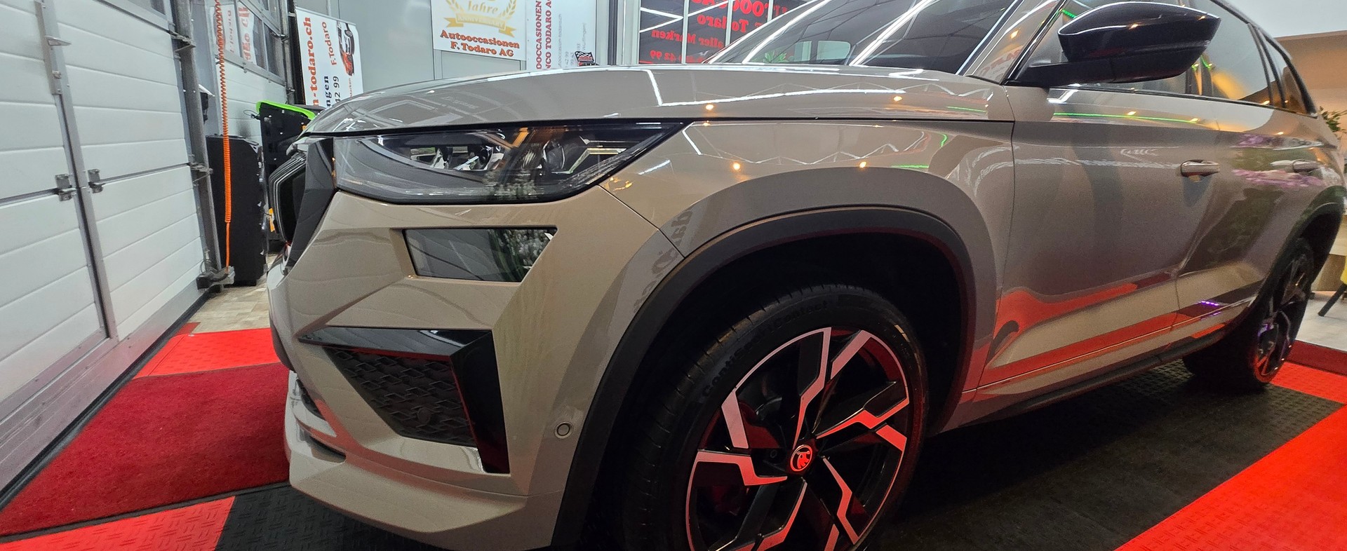 SKODA Kodiaq 2.0 TSI 4x4 RS-showroom-element-2