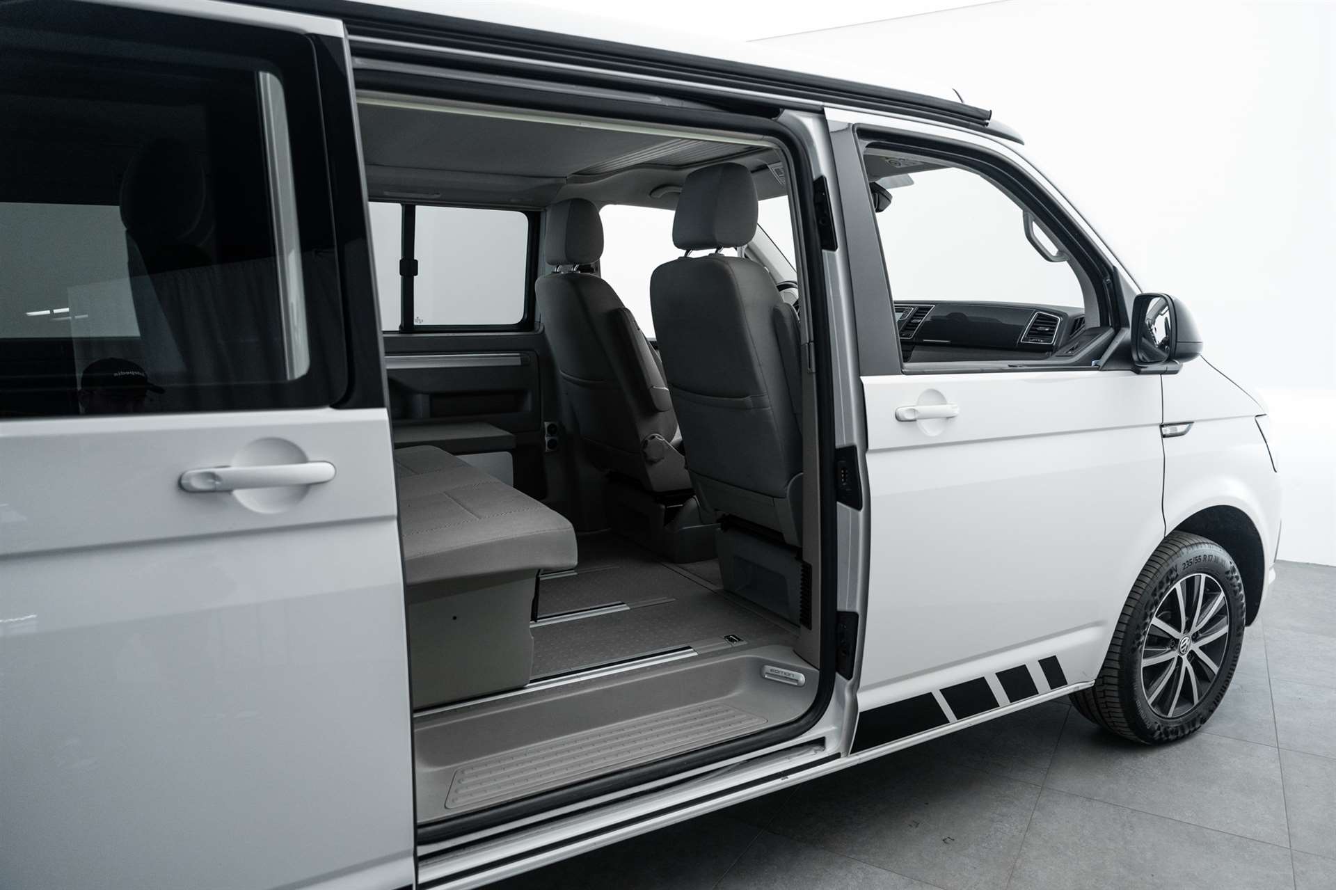 VW T6 California 2.0 TDI Beach Edition-image-11