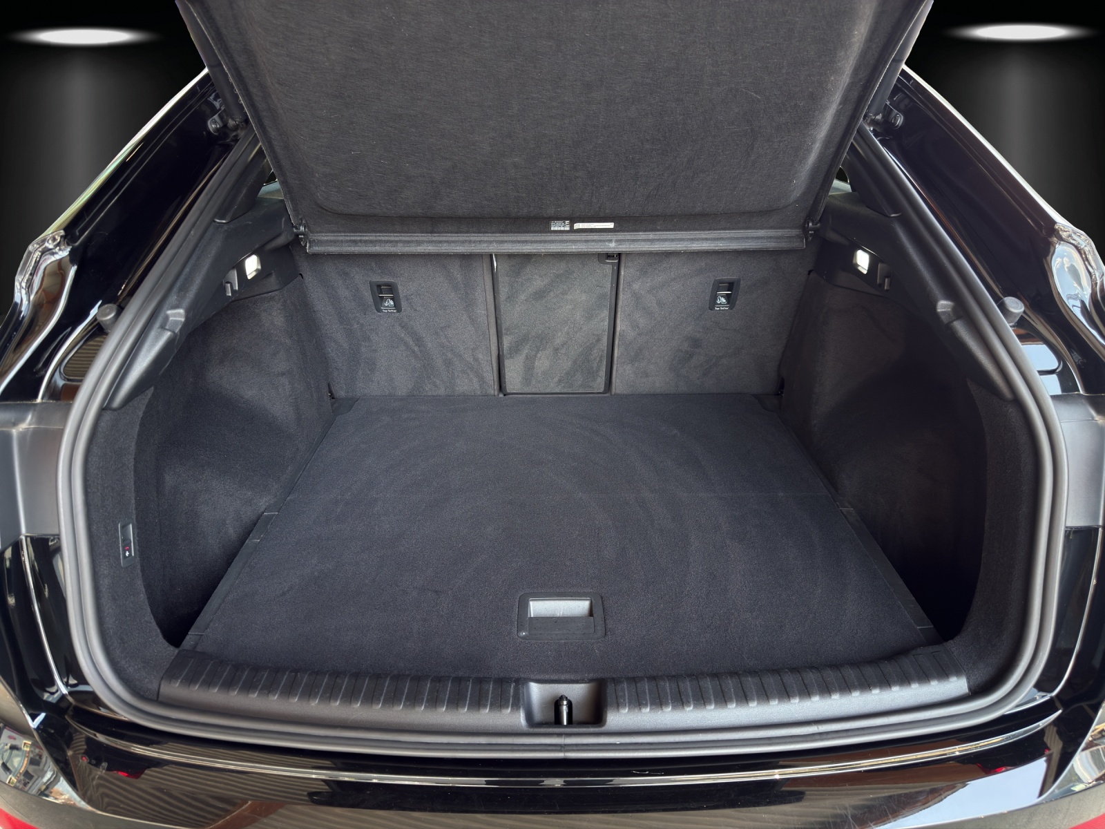AUDI Q4 Sportback e-tron 50 quattro-image-6