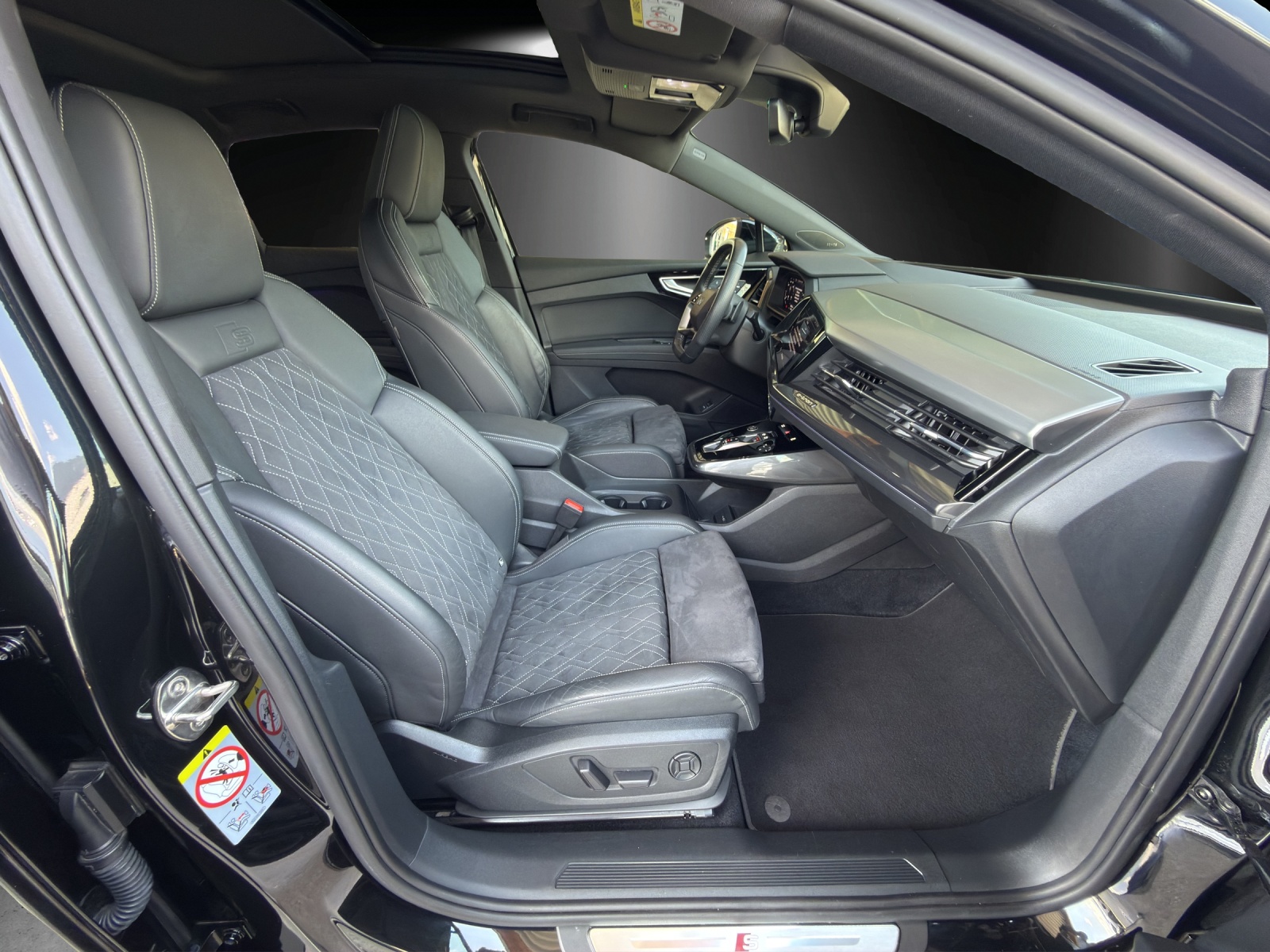 AUDI Q4 Sportback e-tron 50 quattro-image-8