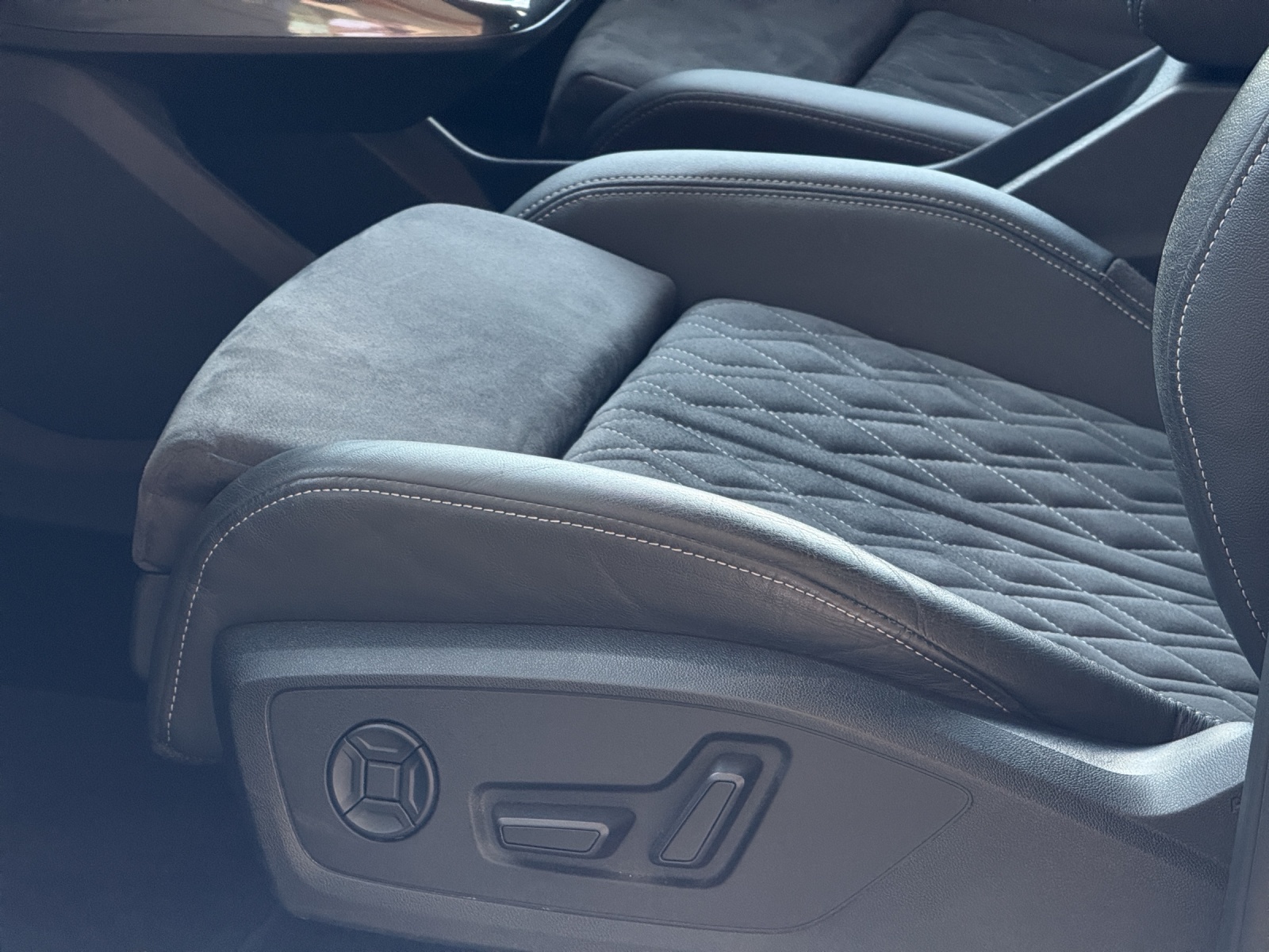 AUDI Q4 Sportback e-tron 50 quattro-image-15