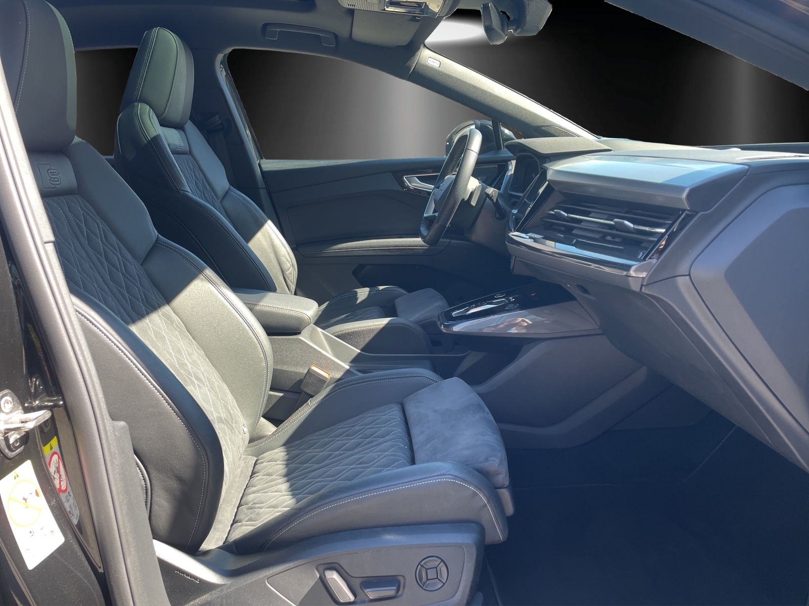 AUDI Q4 Sportback e-tron 50 quattro-image-8