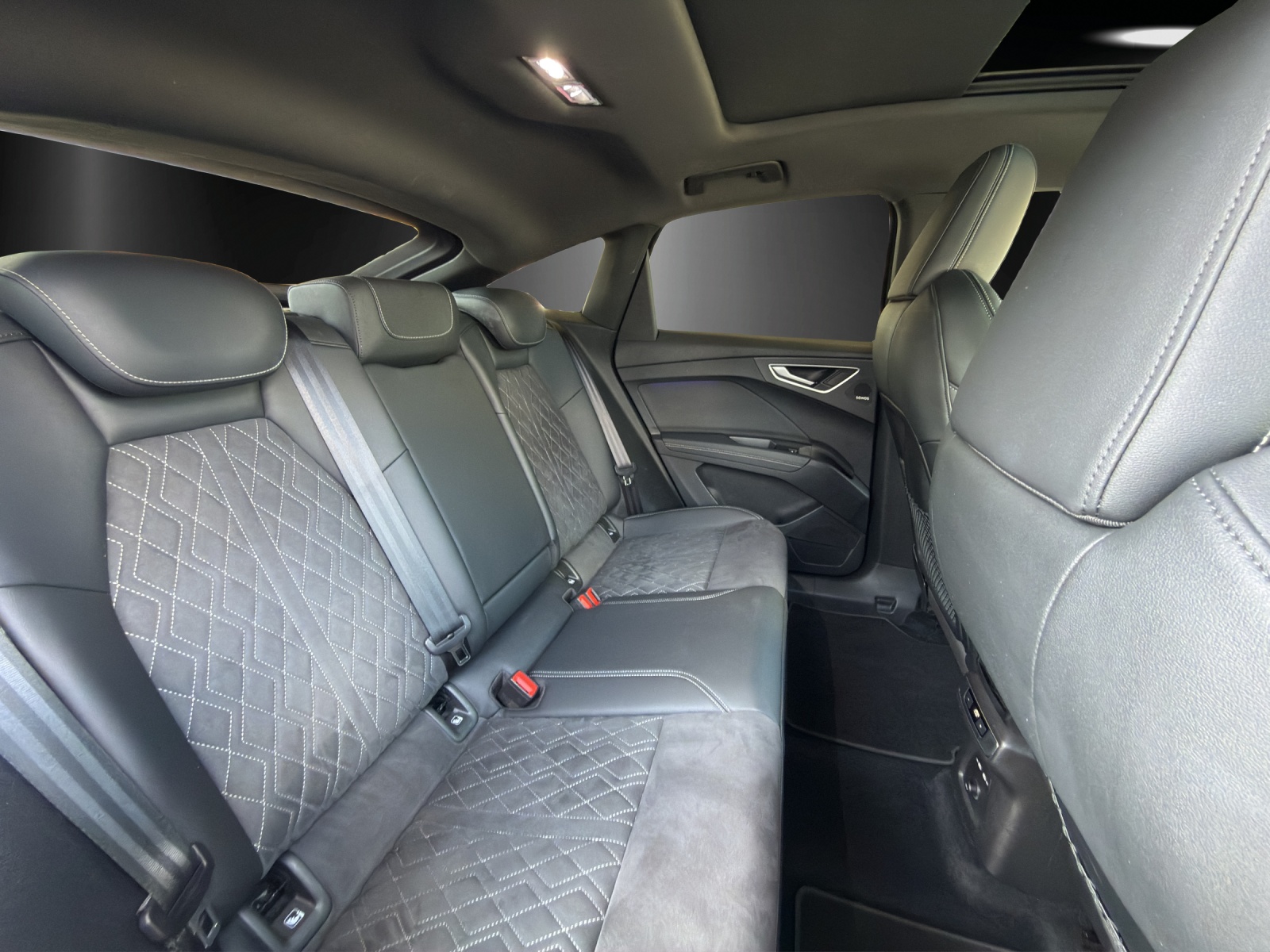 AUDI Q4 Sportback e-tron 50 quattro-image-7