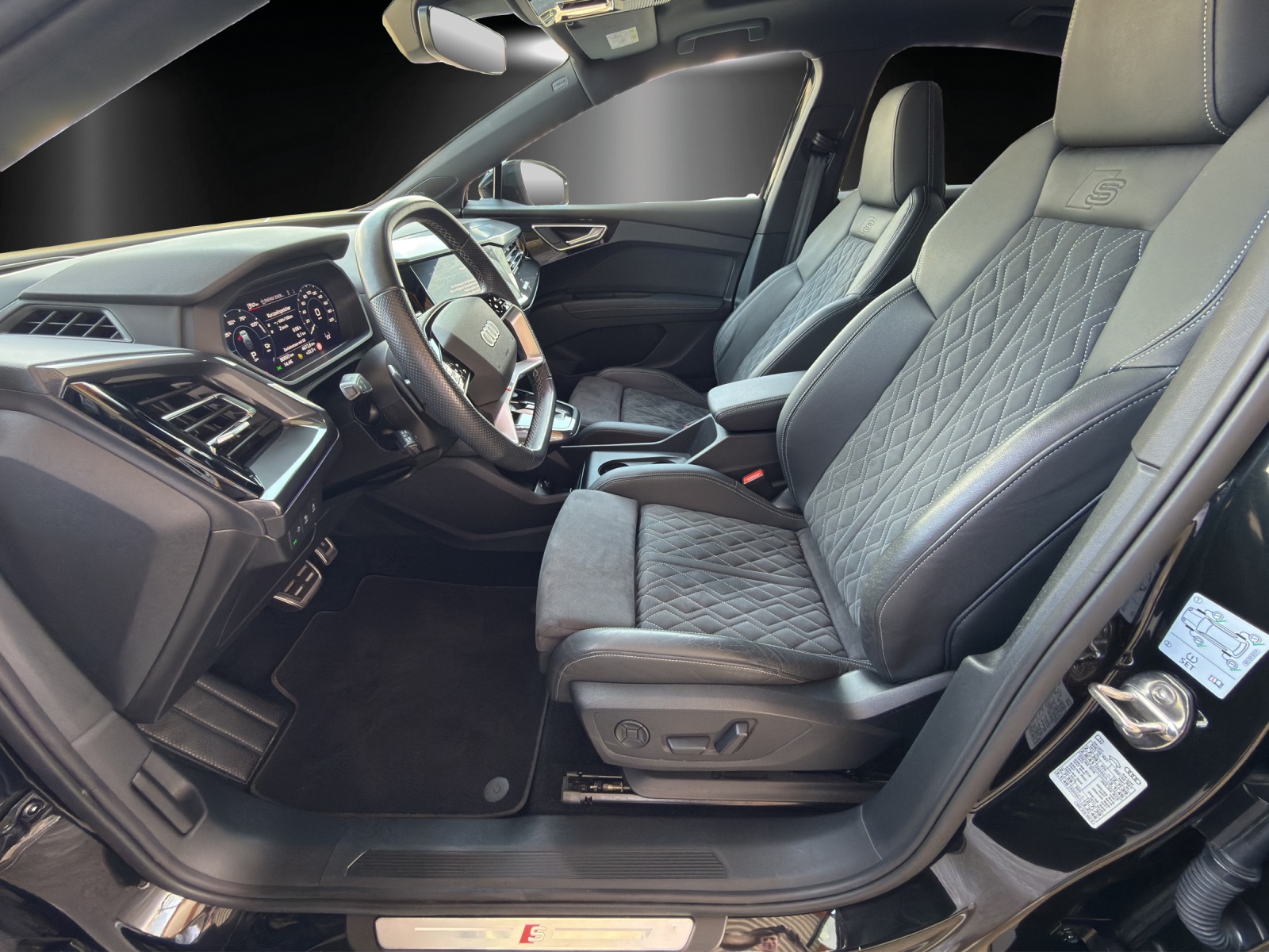 AUDI Q4 Sportback e-tron 50 quattro-image-9