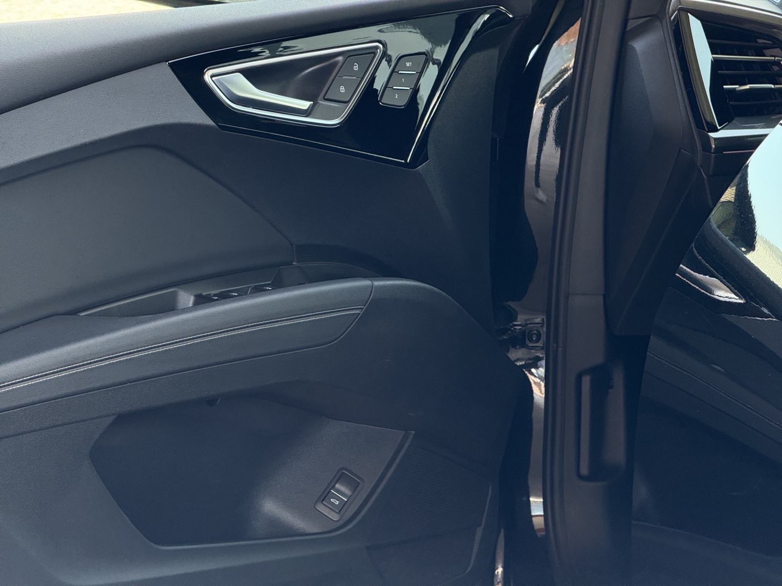 AUDI Q4 Sportback e-tron 50 quattro-image-14