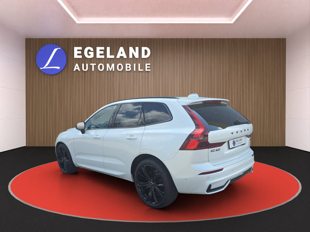VOLVO XC60 2.0 B5 MH Black Edition AWD-image-4