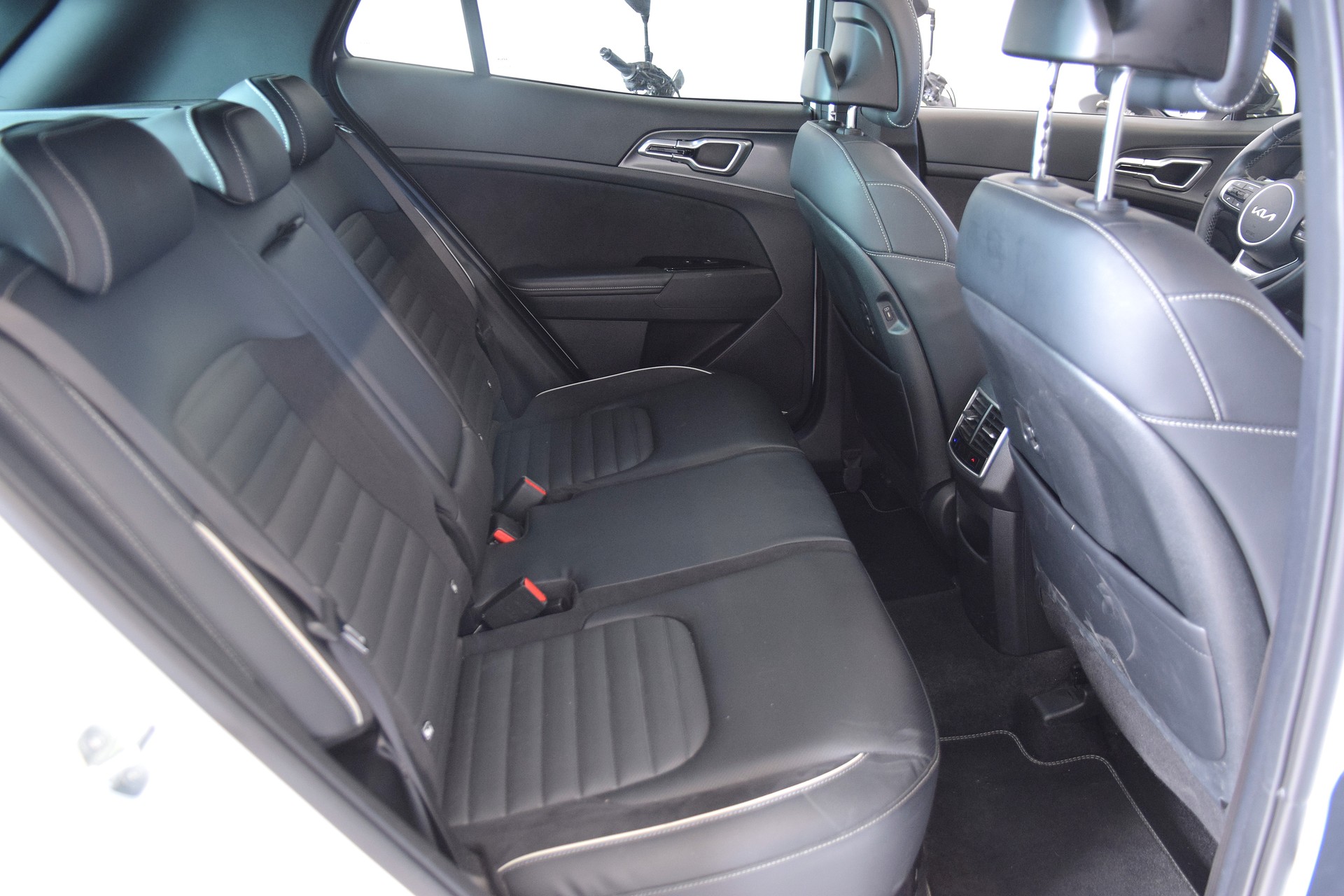 KIA Sportage 1.6T-GDi HEV GT-Line 4x4 A-image-9