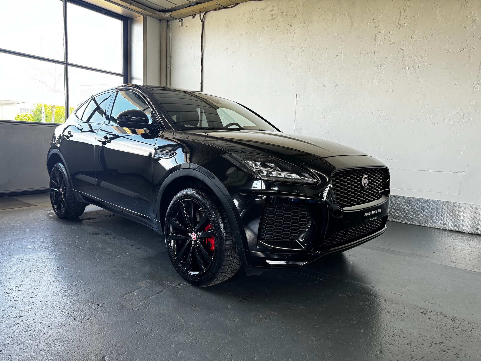 JAGUAR E-Pace 2.0 P250 R-Dynamic SE AWD Automatik-showroom-element-1