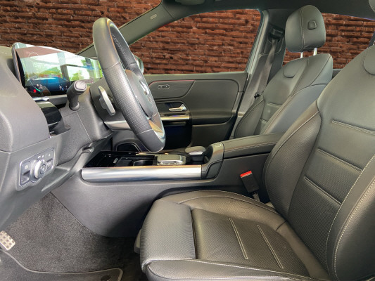 MERCEDES-BENZ EQA 350 AMG Line 4Matic-image-11