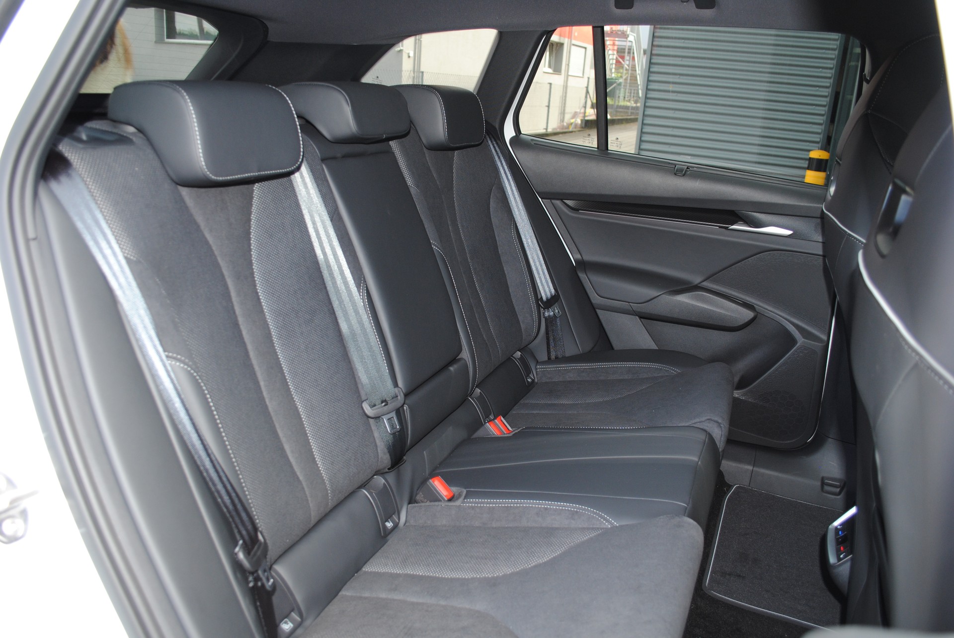 SKODA Enyaq 85x Sportline 4x4-image-18