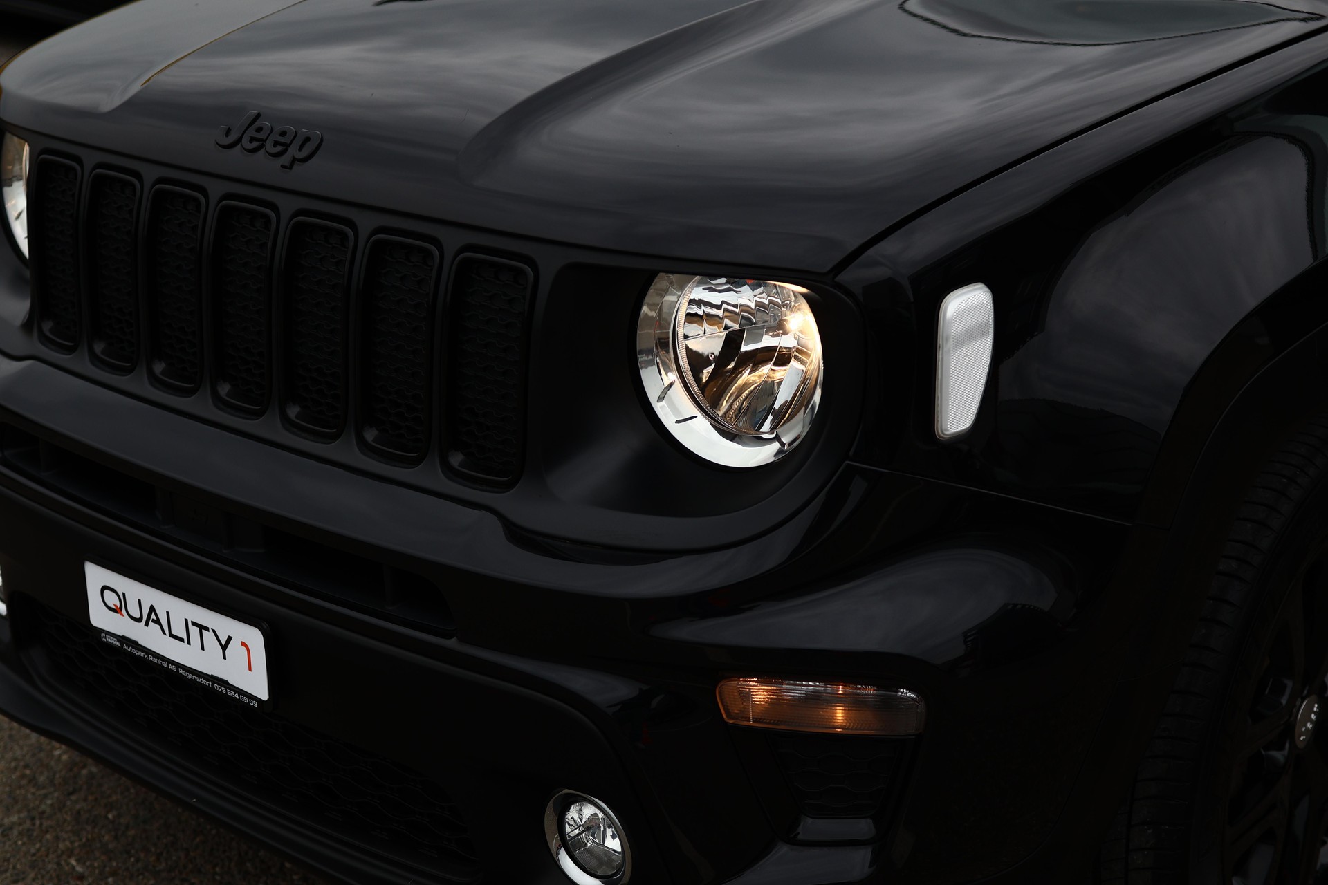 JEEP Renegade 1.0 Turbo Night Eagle-showroom-element-1