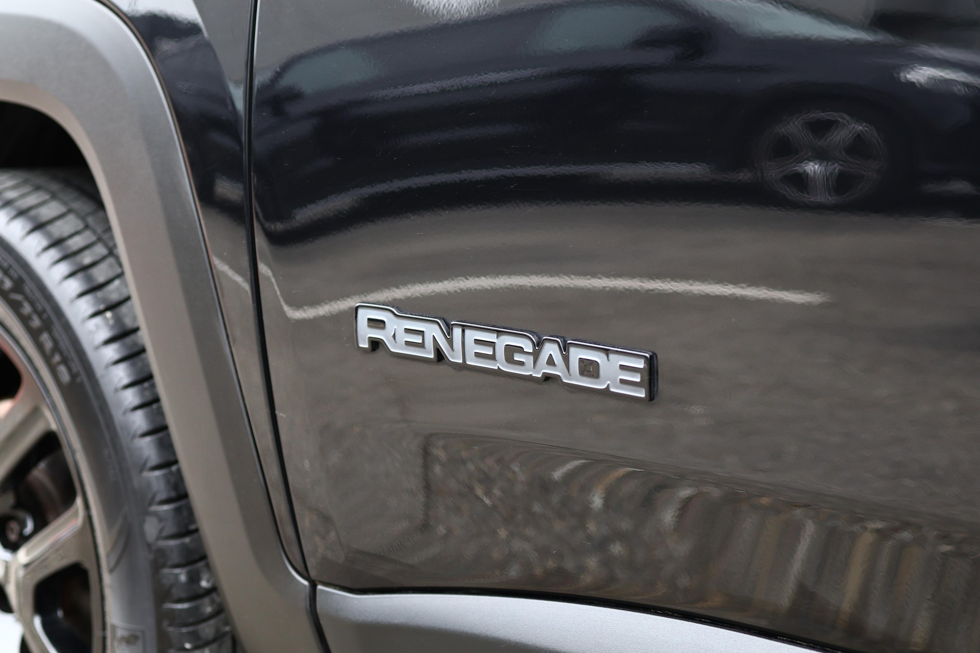 JEEP Renegade 1.0 Turbo Night Eagle-showroom-element-2
