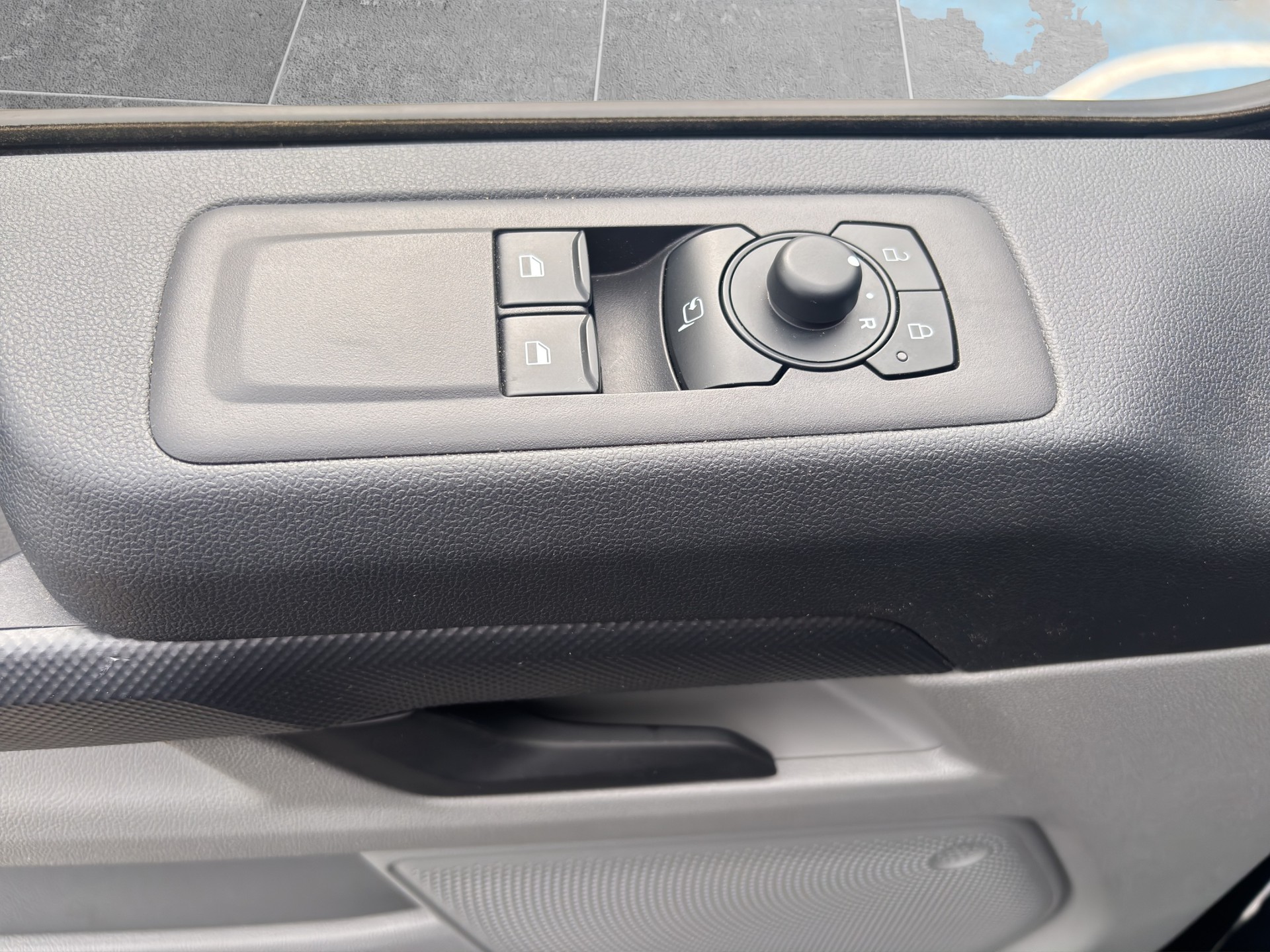 FORD Transit C Van 320 L1 2.0 EcoBlue 136 Trend-image-13