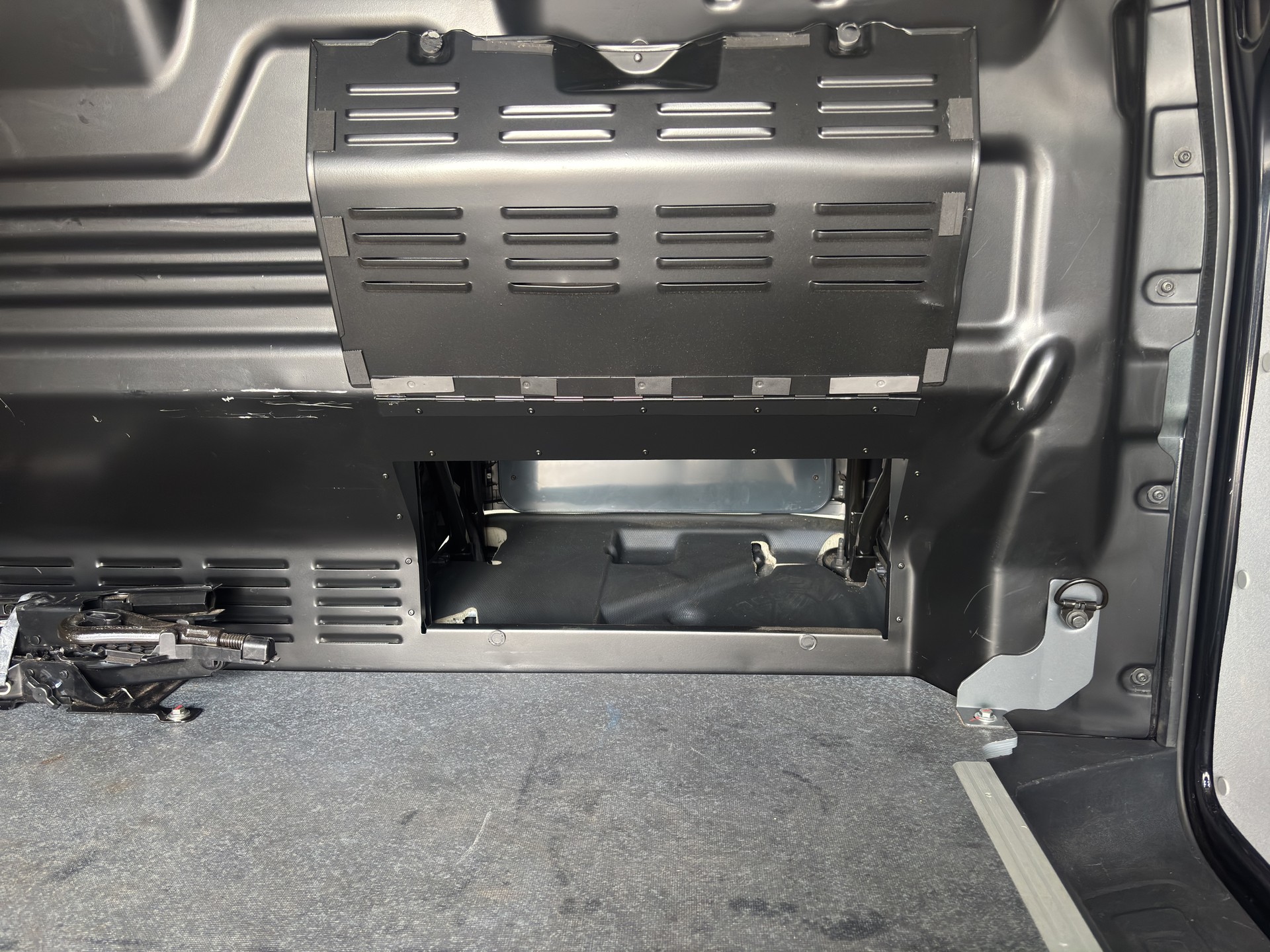 FORD Transit C Van 320 L1 2.0 EcoBlue 136 Trend-image-15