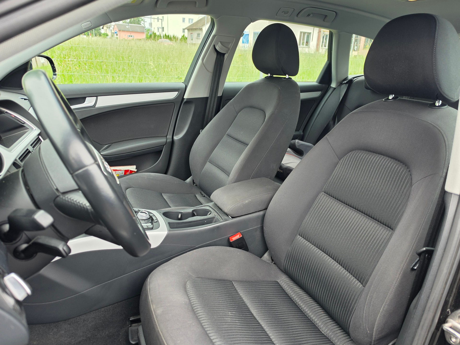AUDI A4 Avant 2.0 TDI multitronic-image-12