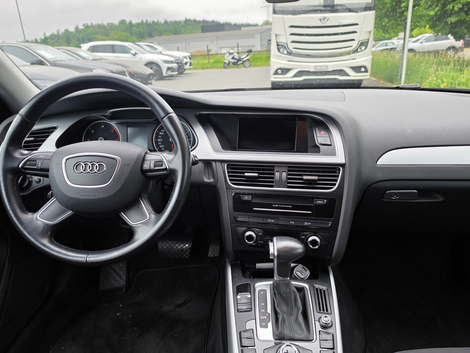 AUDI A4 Avant 2.0 TDI multitronic-image-15