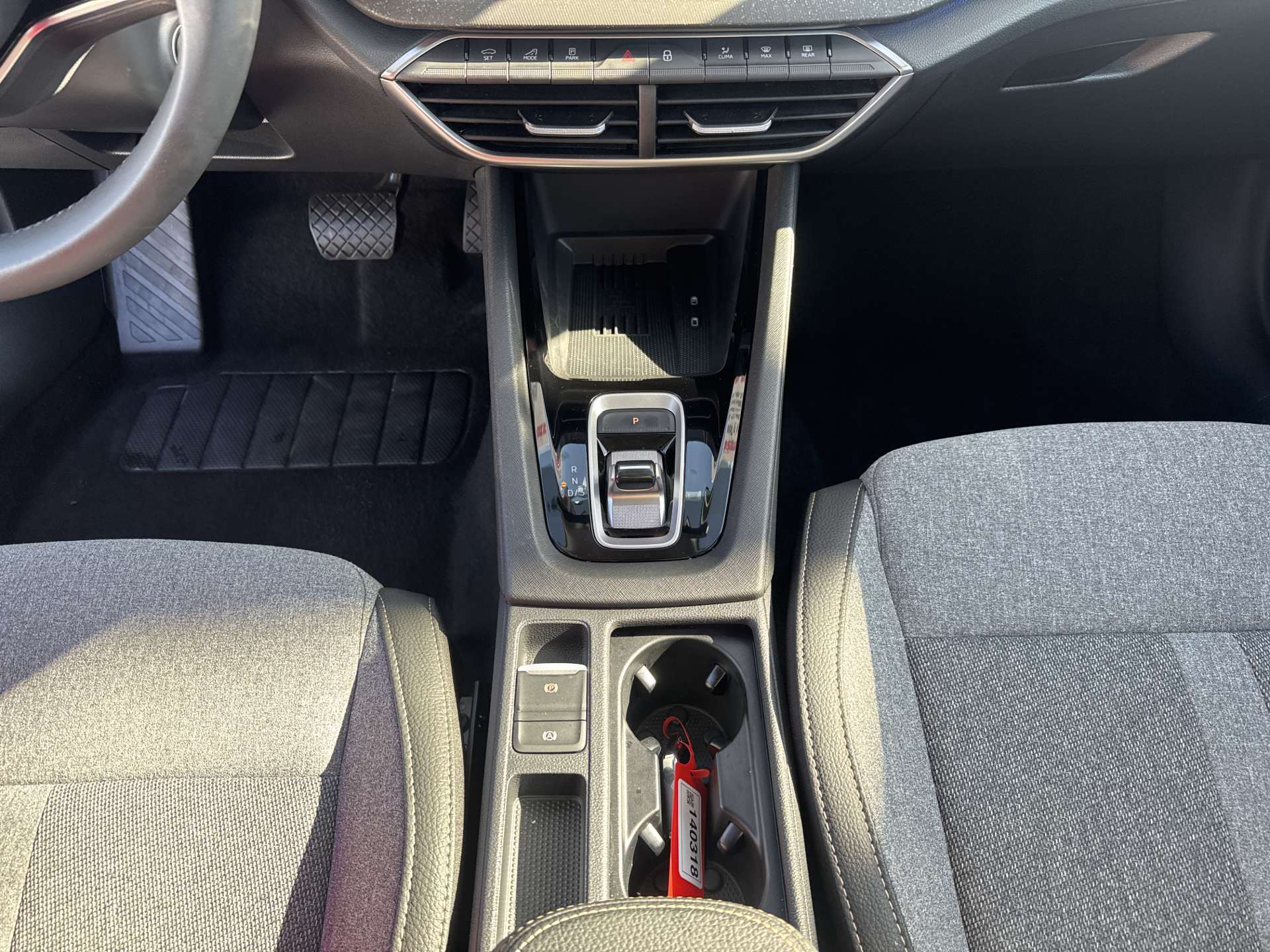 SKODA Octavia Combi 2.0 TDi Selection Tour DSG-Automat-image-11
