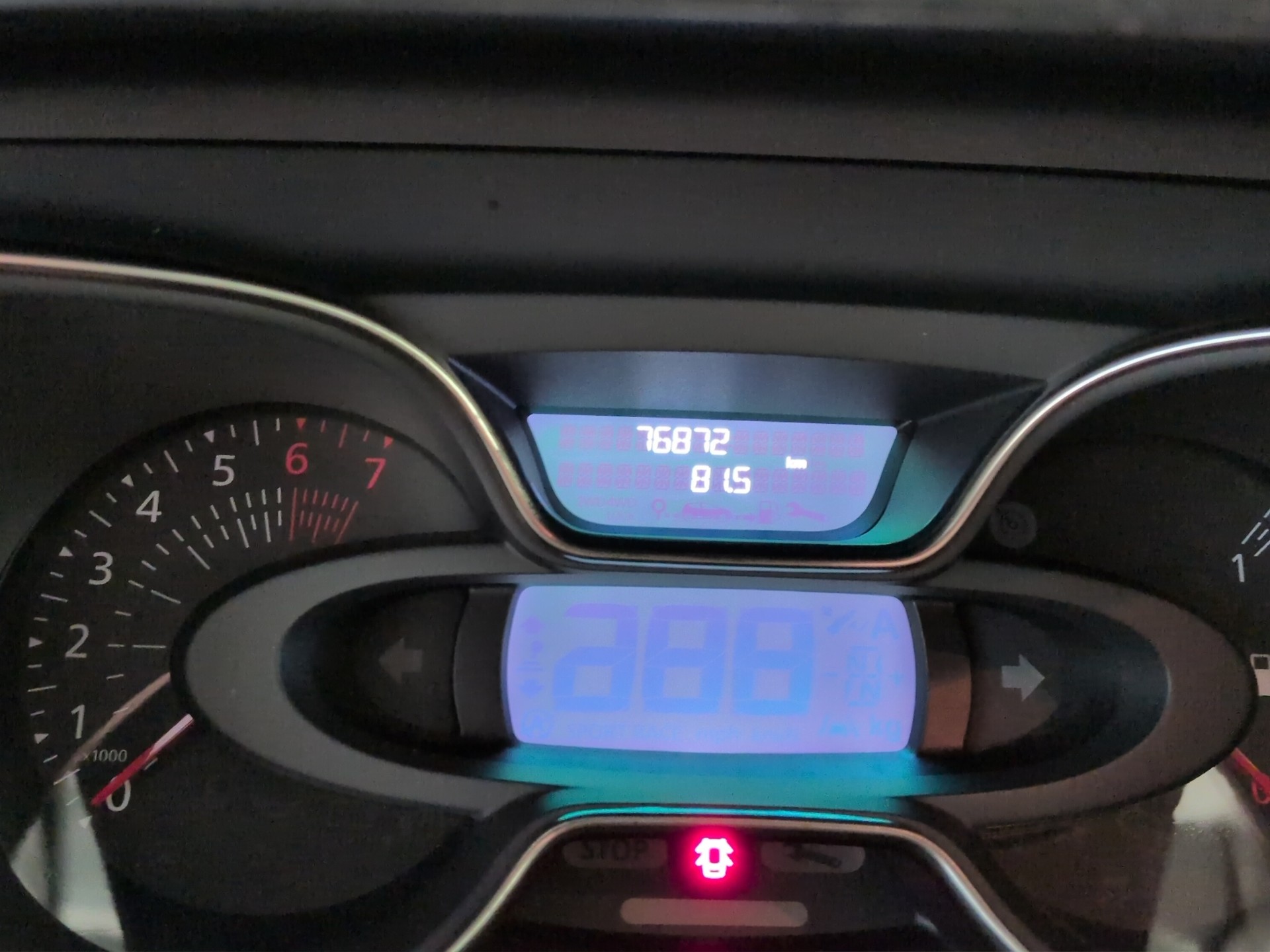 RENAULT Captur 1.2 T 16V Intens-image-10
