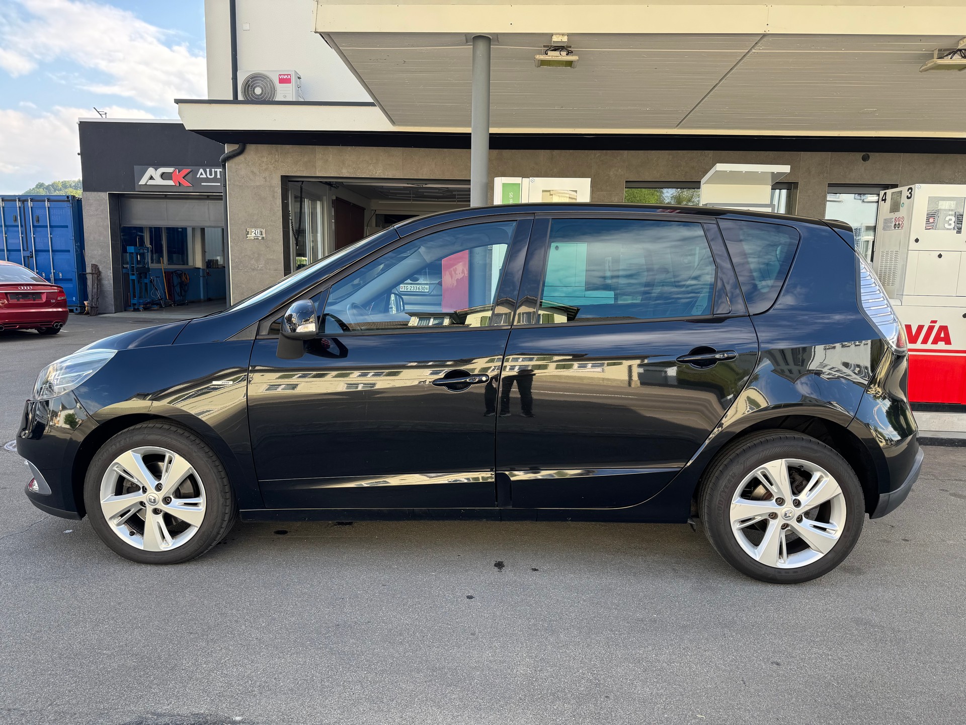 RENAULT Scénic 1.4 16V Turbo Bose-showroom-element-2