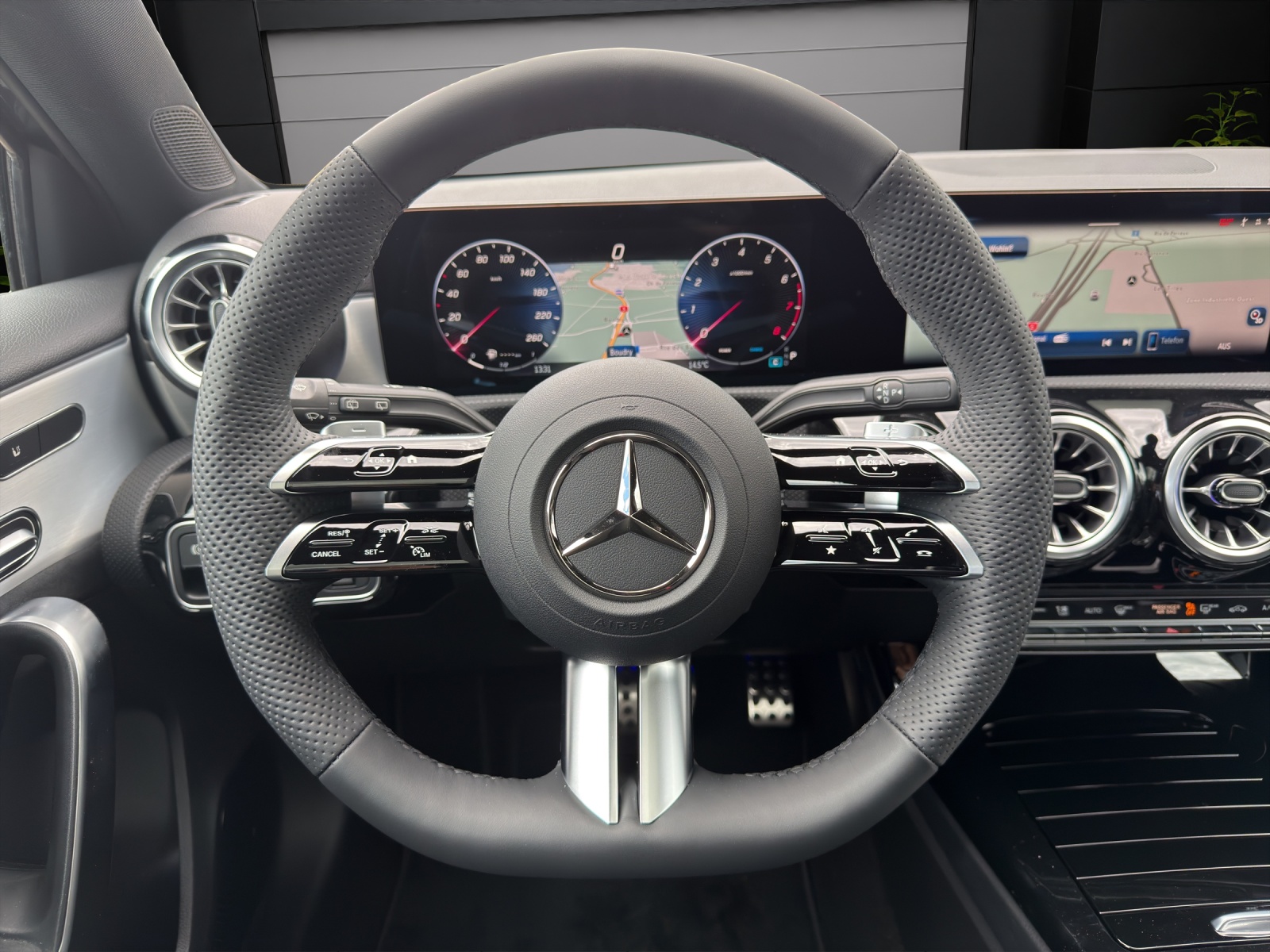 MERCEDES-BENZ A 220 4Matic 8G-DCT-image-9
