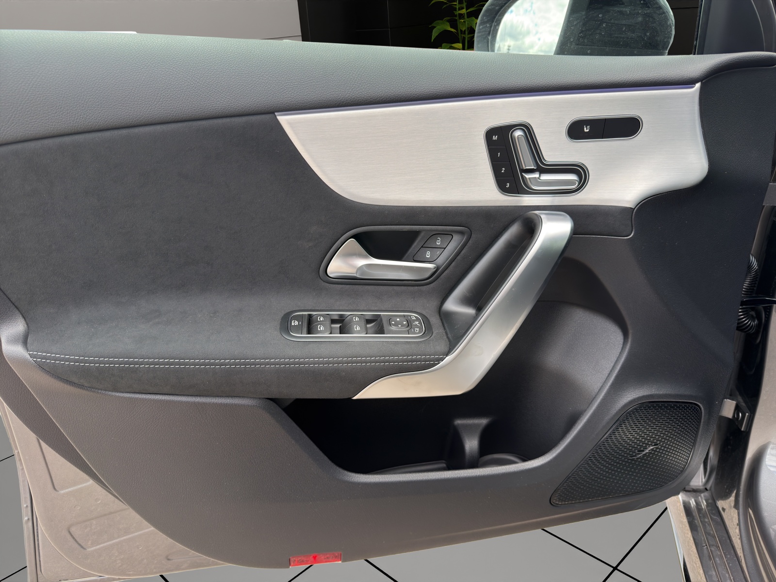MERCEDES-BENZ A 220 4Matic 8G-DCT-image-7