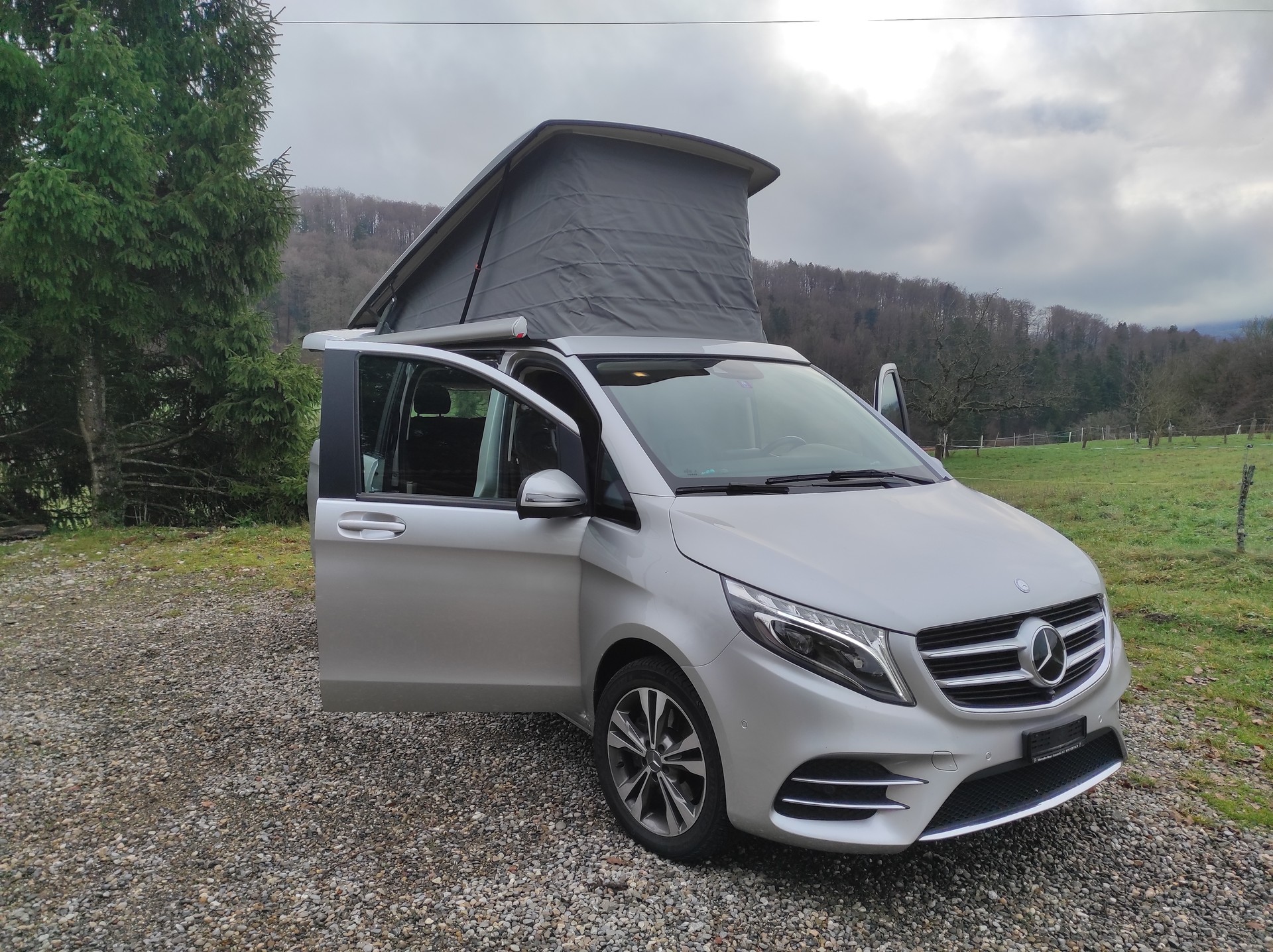 MERCEDES-BENZ 250 d 4Matic Automat AMG Line-image-1