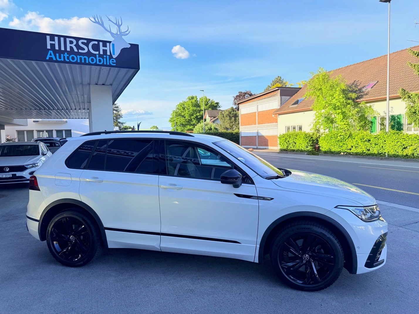 VW Tiguan 2.0TSI R-Line 4Motion DSG-image-1