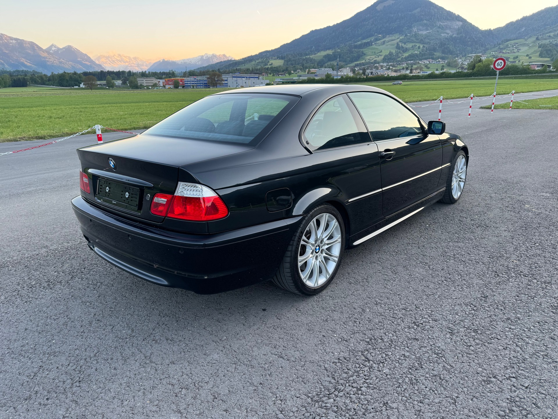 BMW 330Ci-image-2