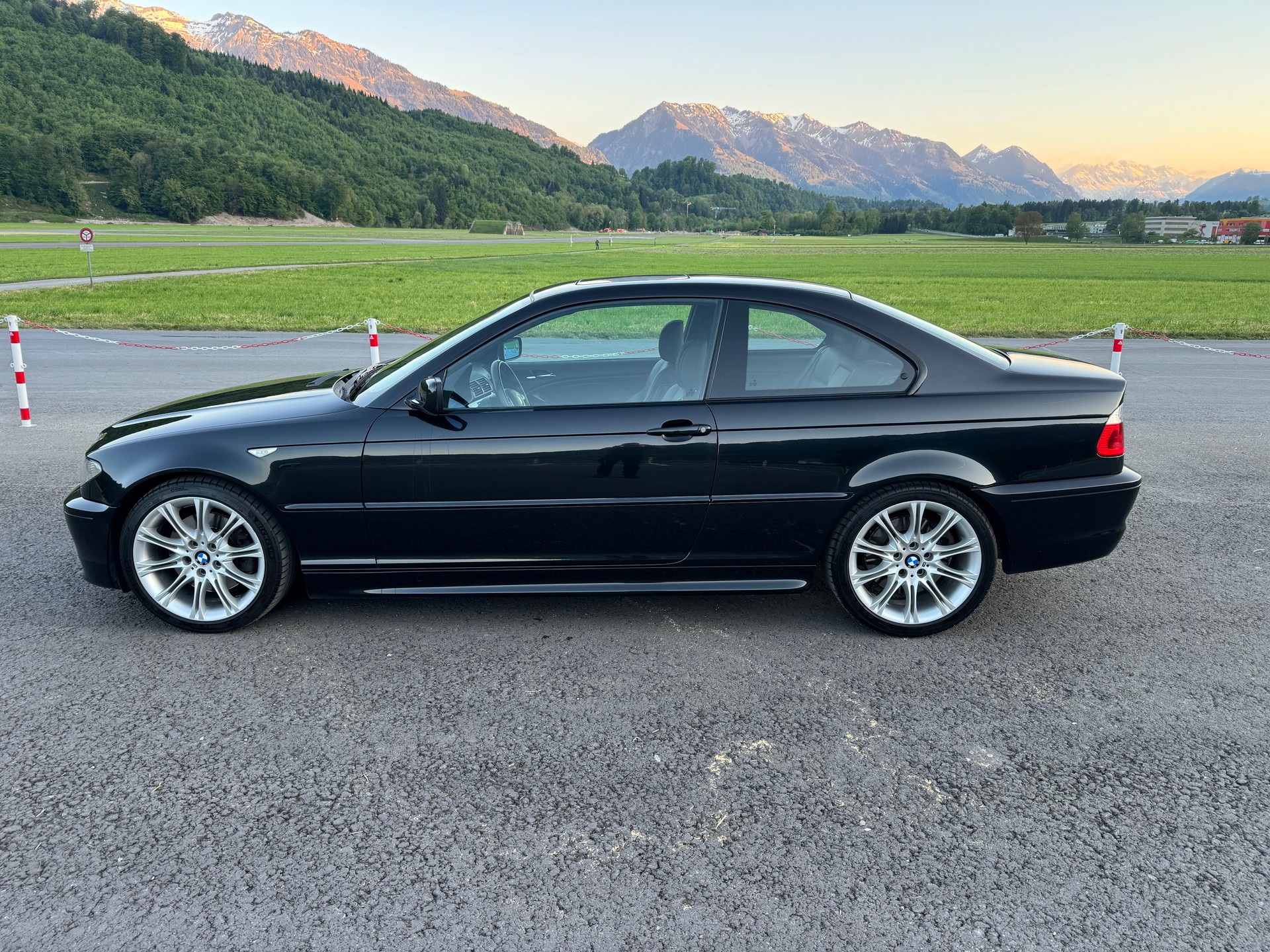 BMW 330Ci-image-1
