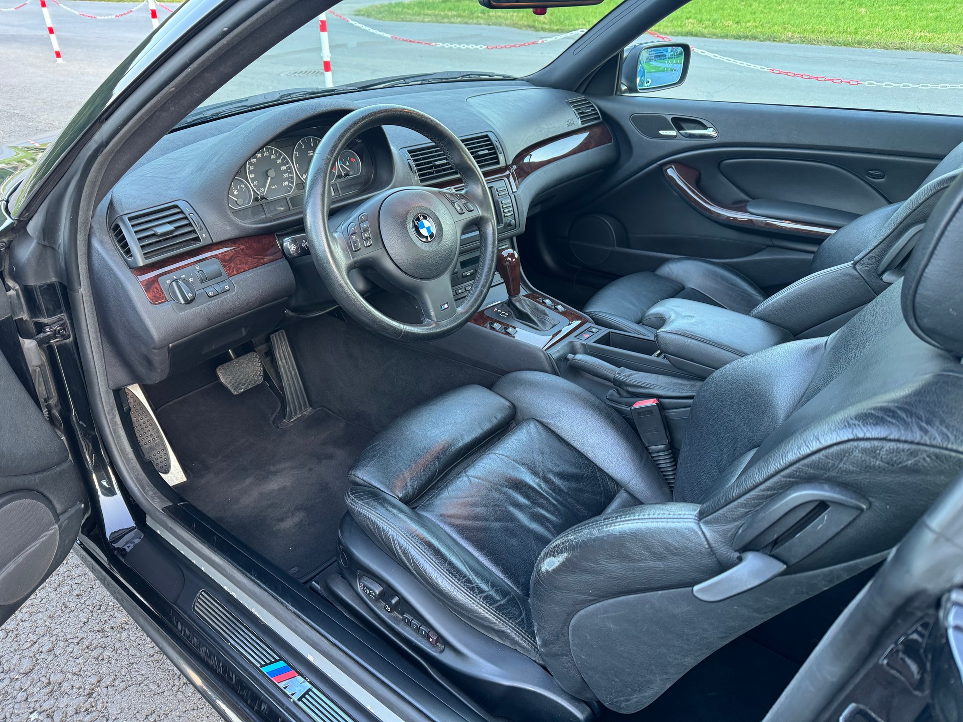BMW 330Ci-image-3