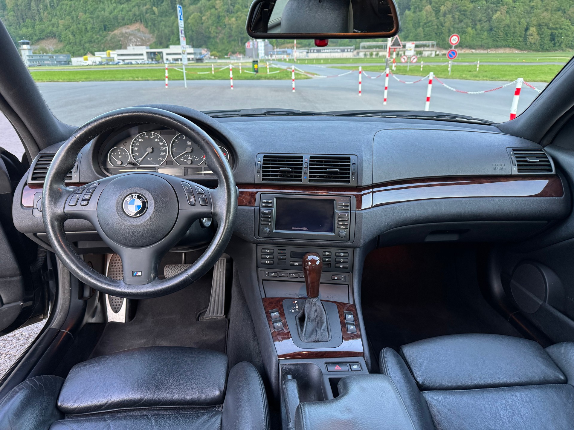 BMW 330Ci-image-4