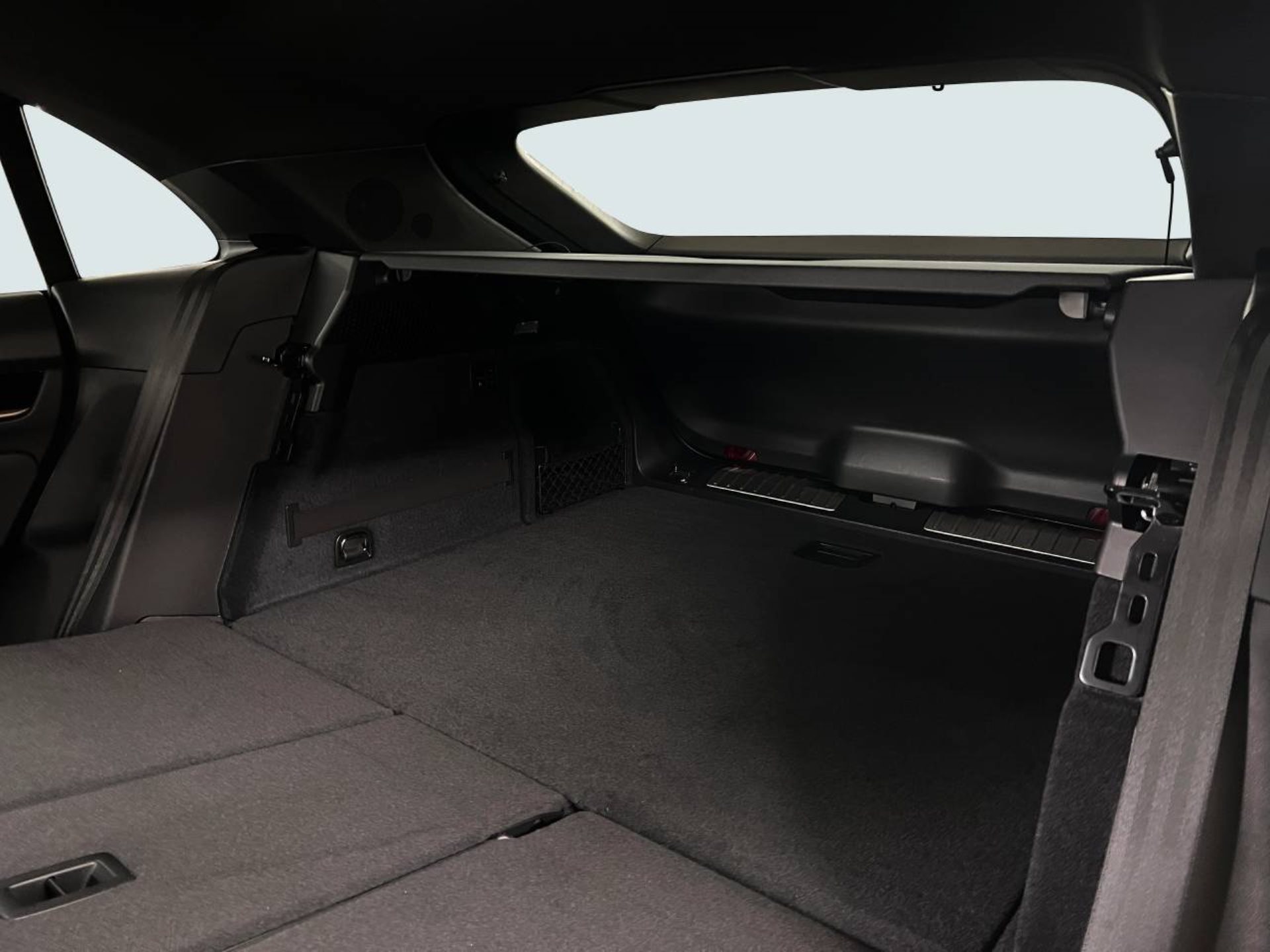 PORSCHE Macan 4S-image-25